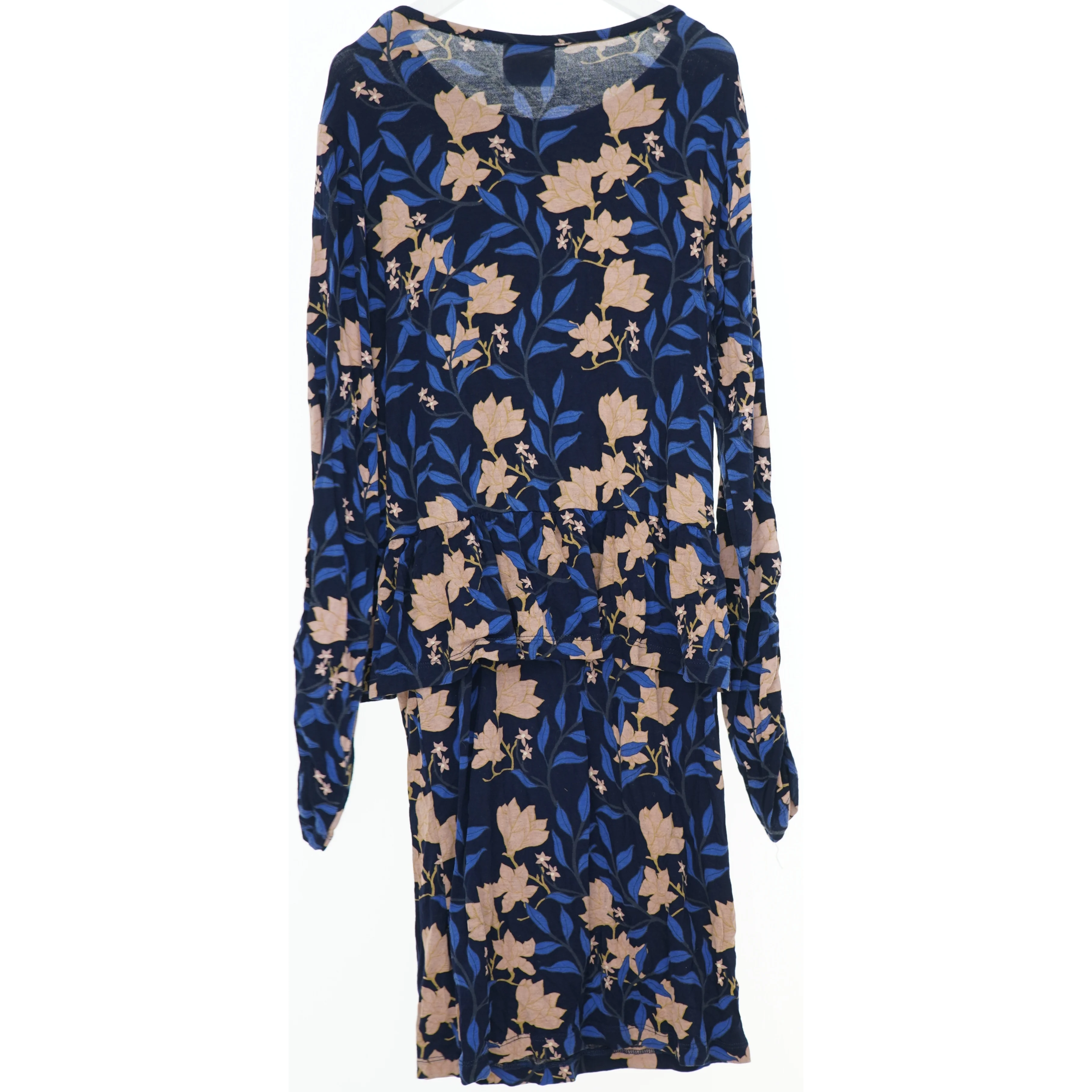 Blomstermønstret kjole eller sæt fra The New (str. 152)