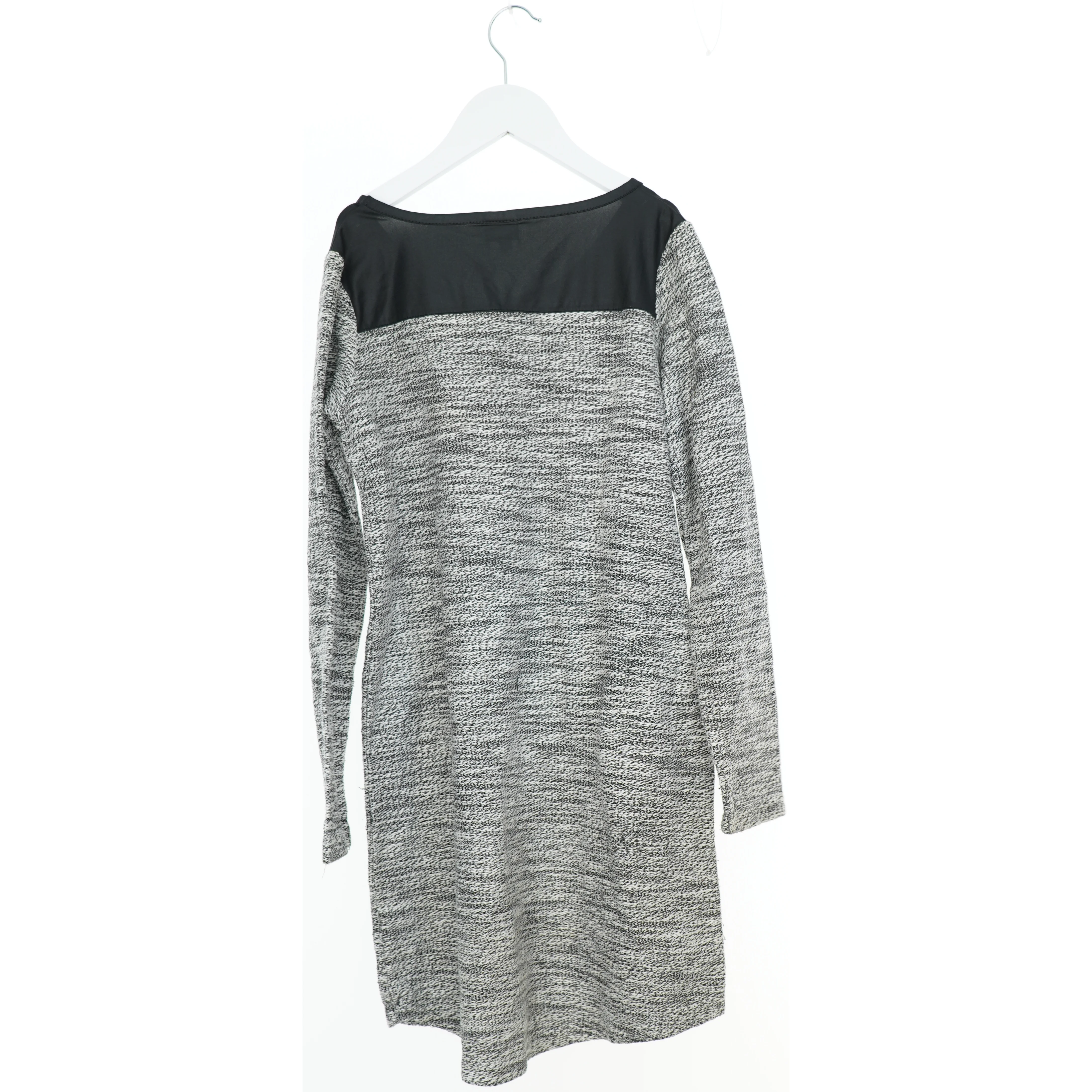 Grå langærmet kjole fra D-XEL fra D-XEL (str. 164)