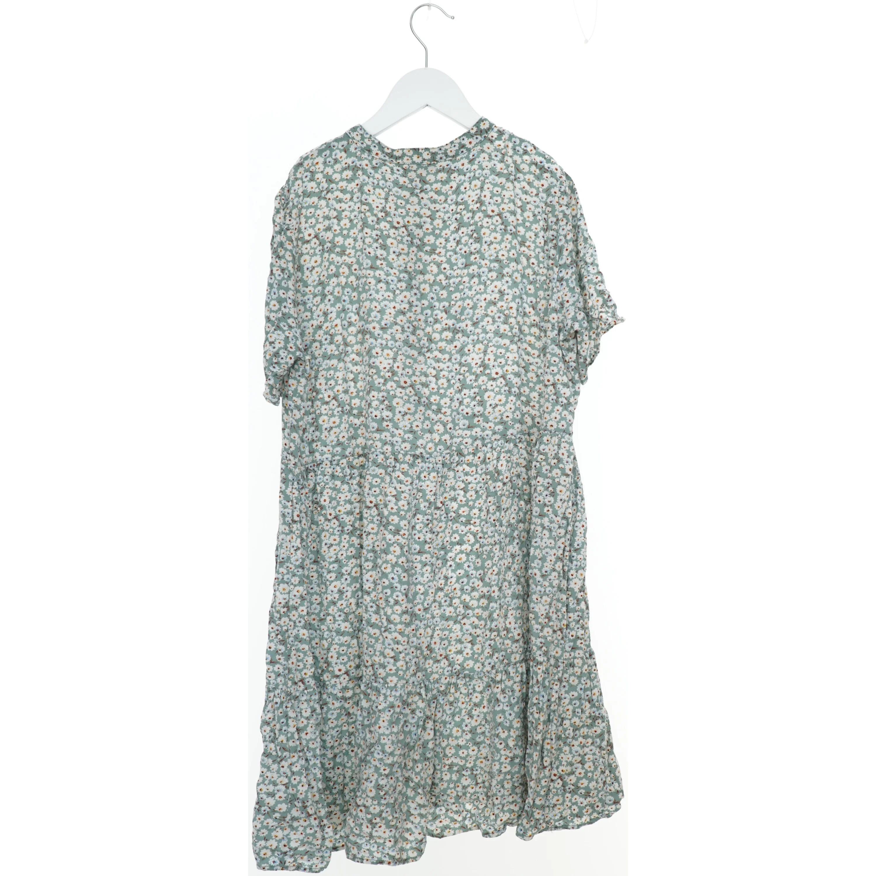 Blomstret kjole med korte ærmer fra Pigalle (str. S)