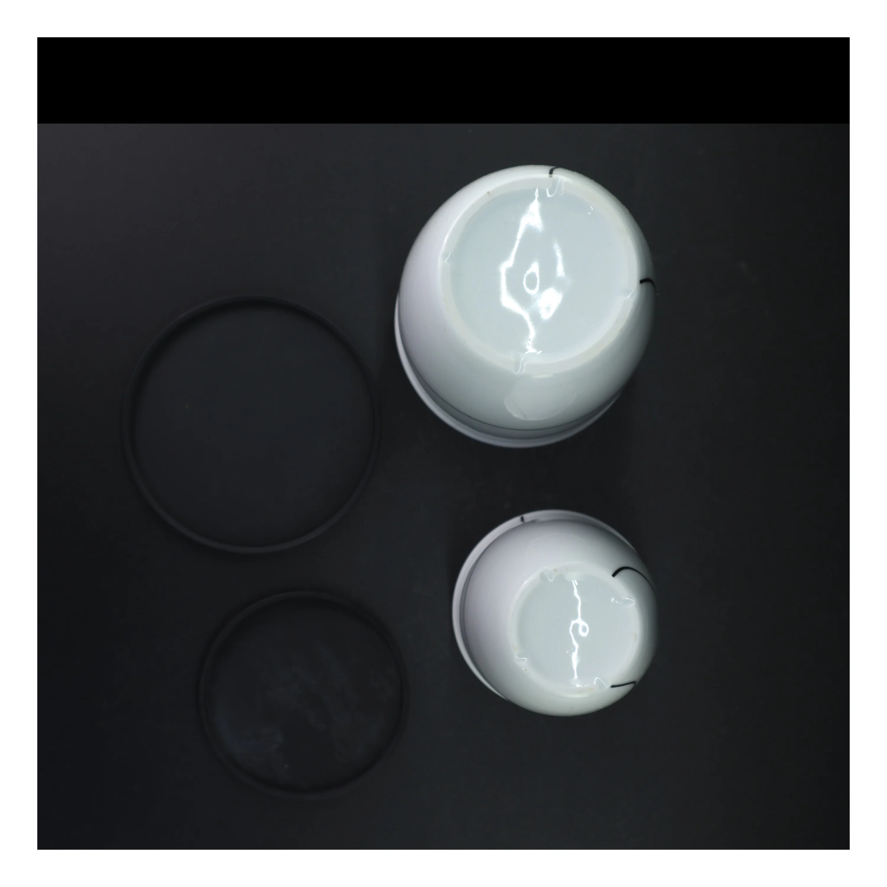 Keramiske opbevaringskrukker med låg fra Menu (str. 18,5 cm. ø. 14 cm. h. 14,5 cm. ø. 11,5 cm)