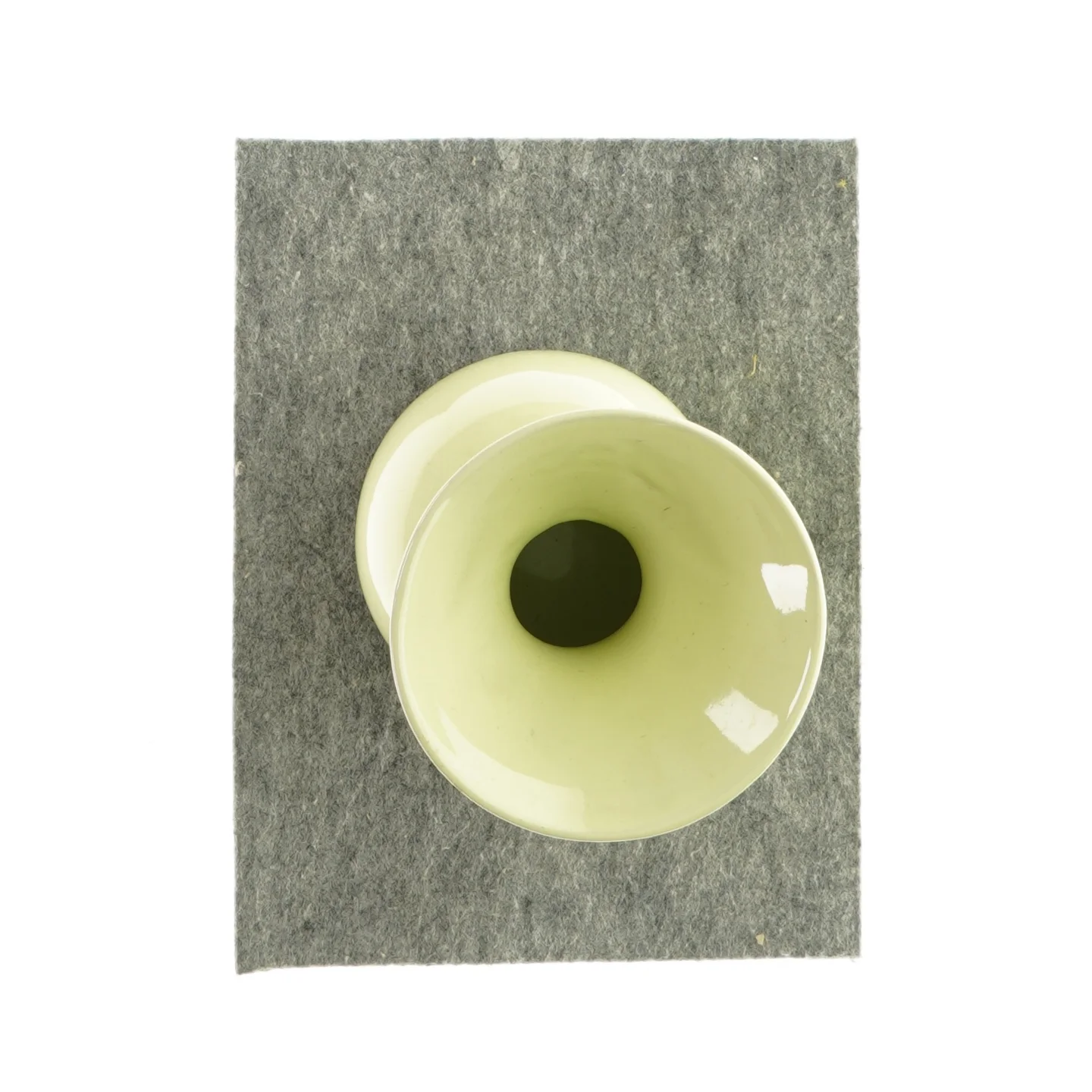 Skæv vase (str. HØ: 13x10 cm )