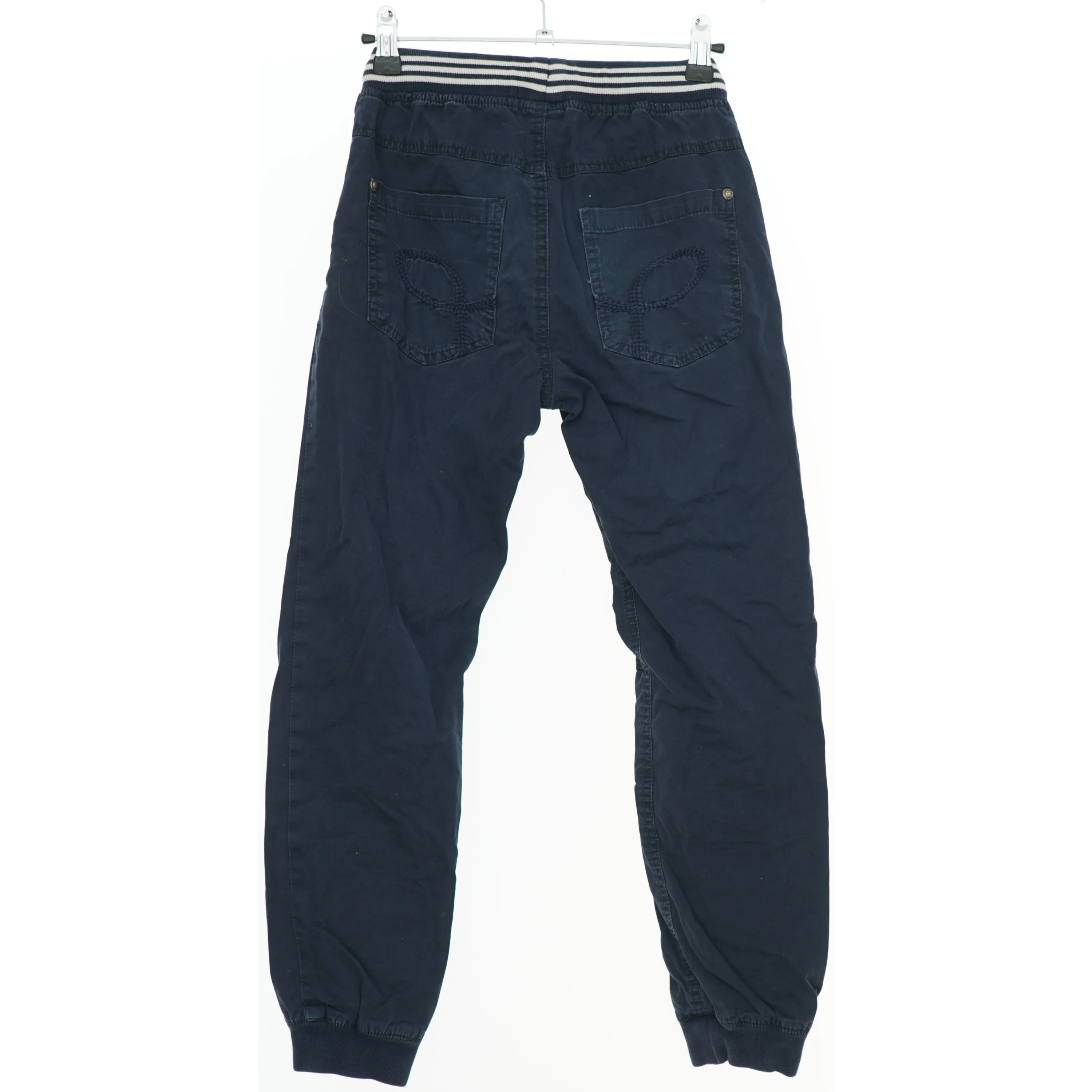 Marineblå børnebukser med stribet taljebånd fra Pomp de Lux (str. 140)