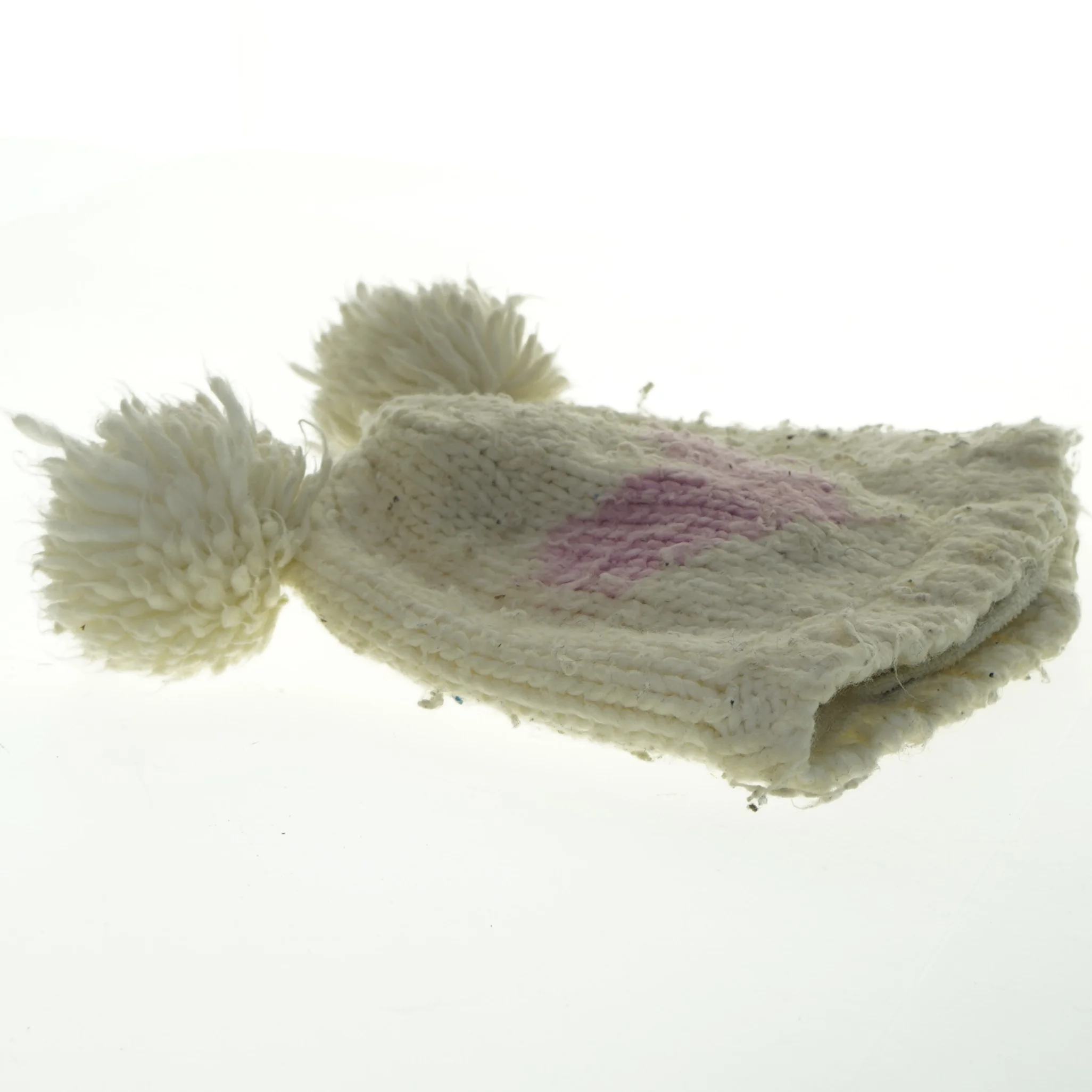 Strikket hue med pomponer (str. 20x20 cm)