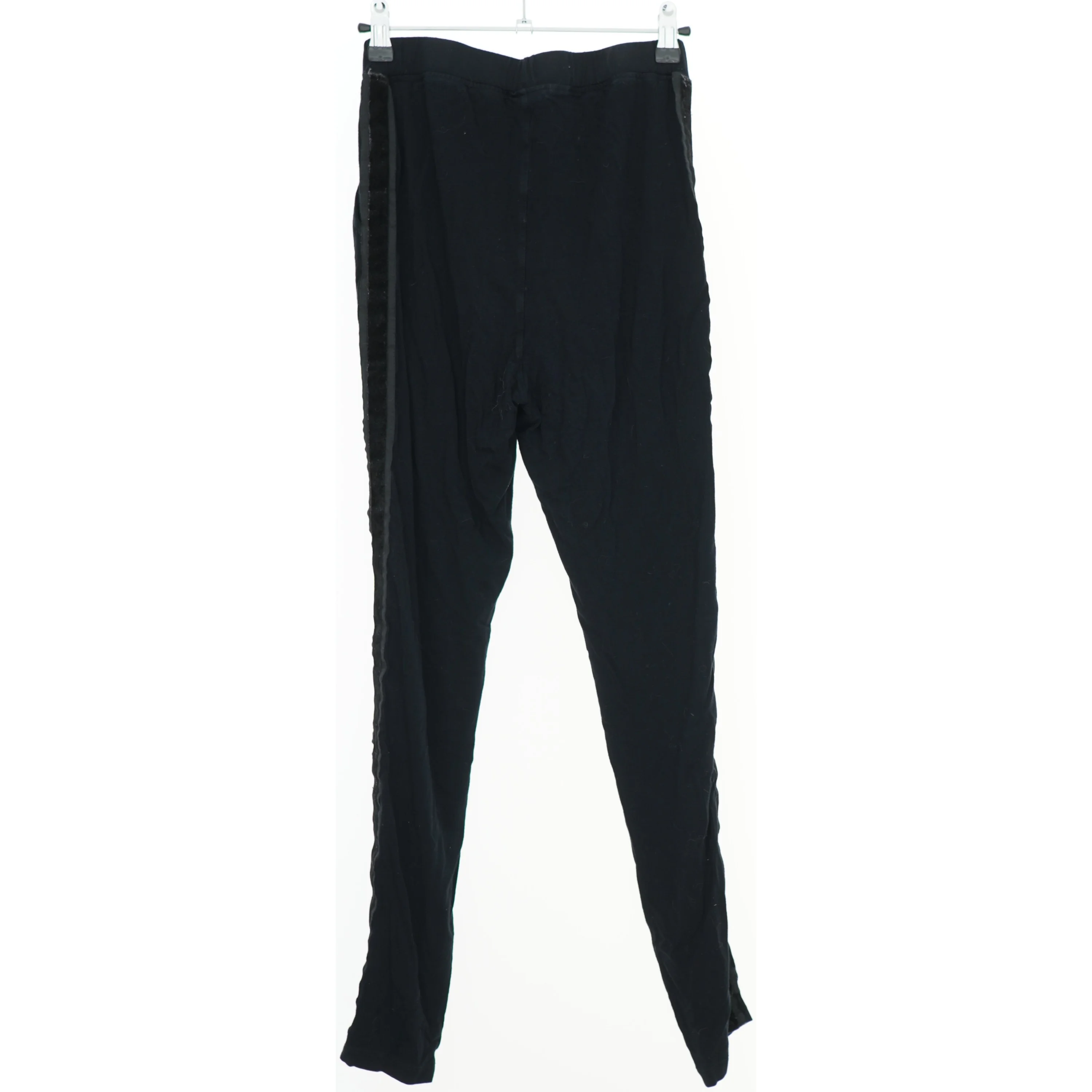 Sort træningsbukser med bånd fra Pomp de Lux (str. 152)