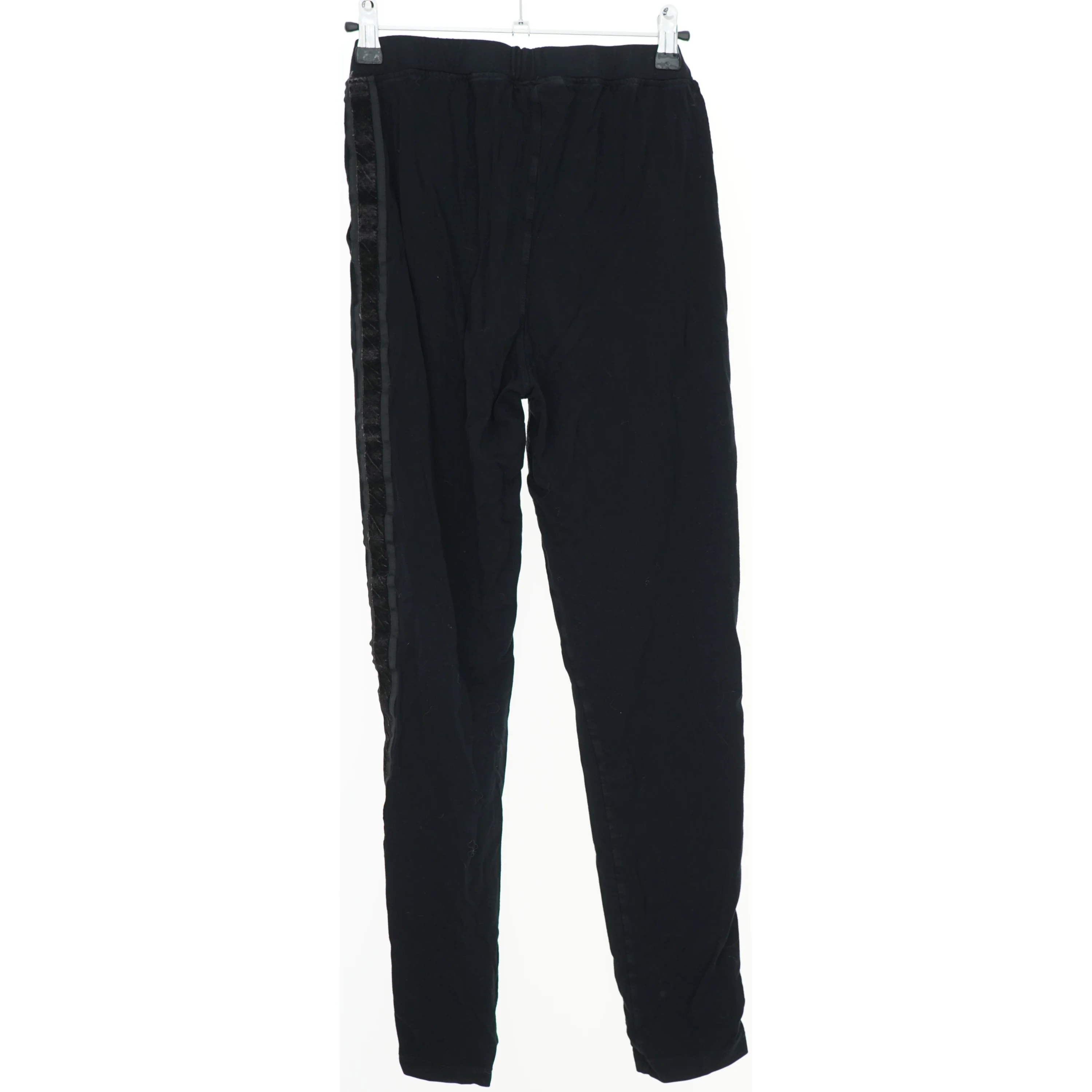 Sorte leggings med detaljer fra Pomp de Lux (str. 152)