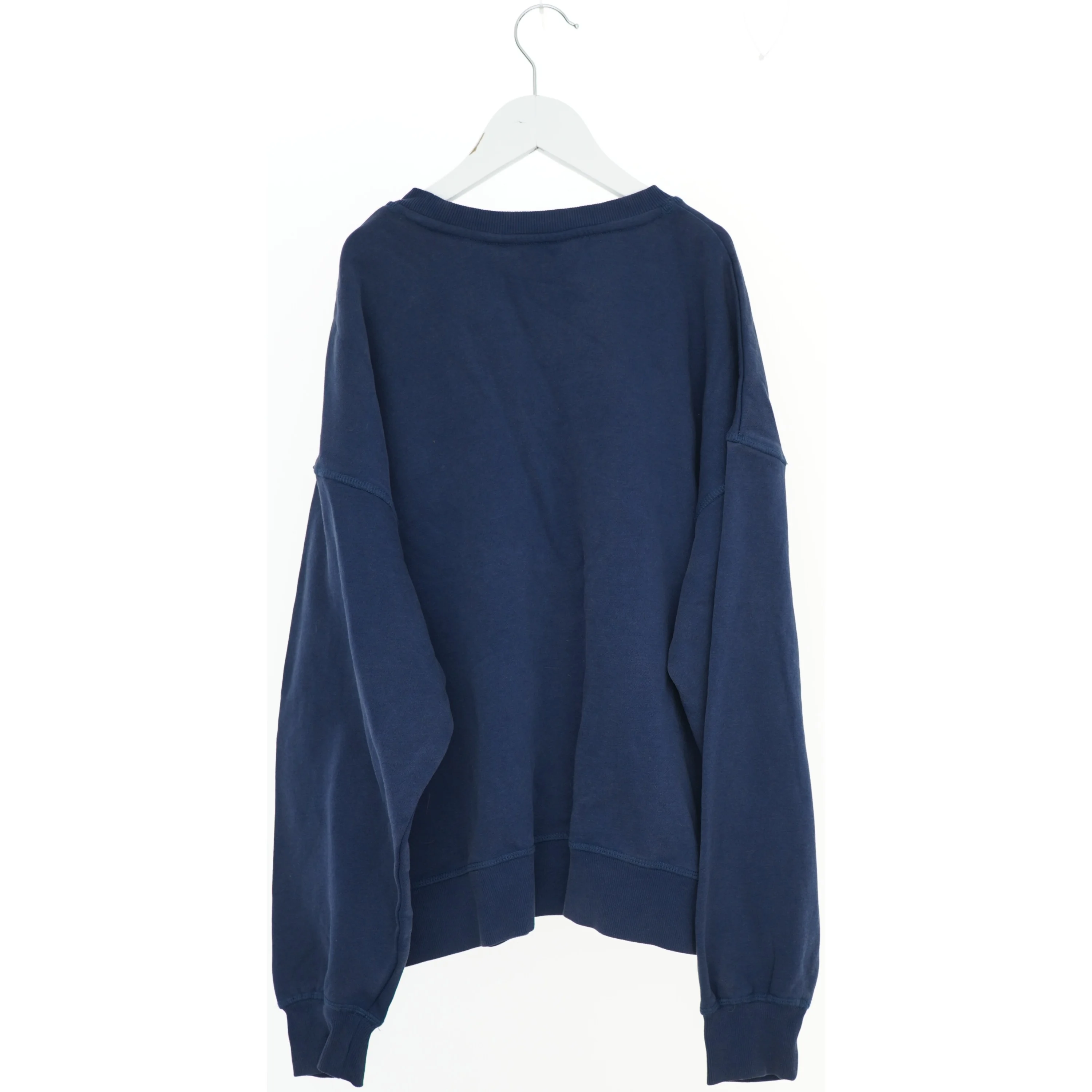 Sweatshirt med stjerne fra H&M (str. 170)