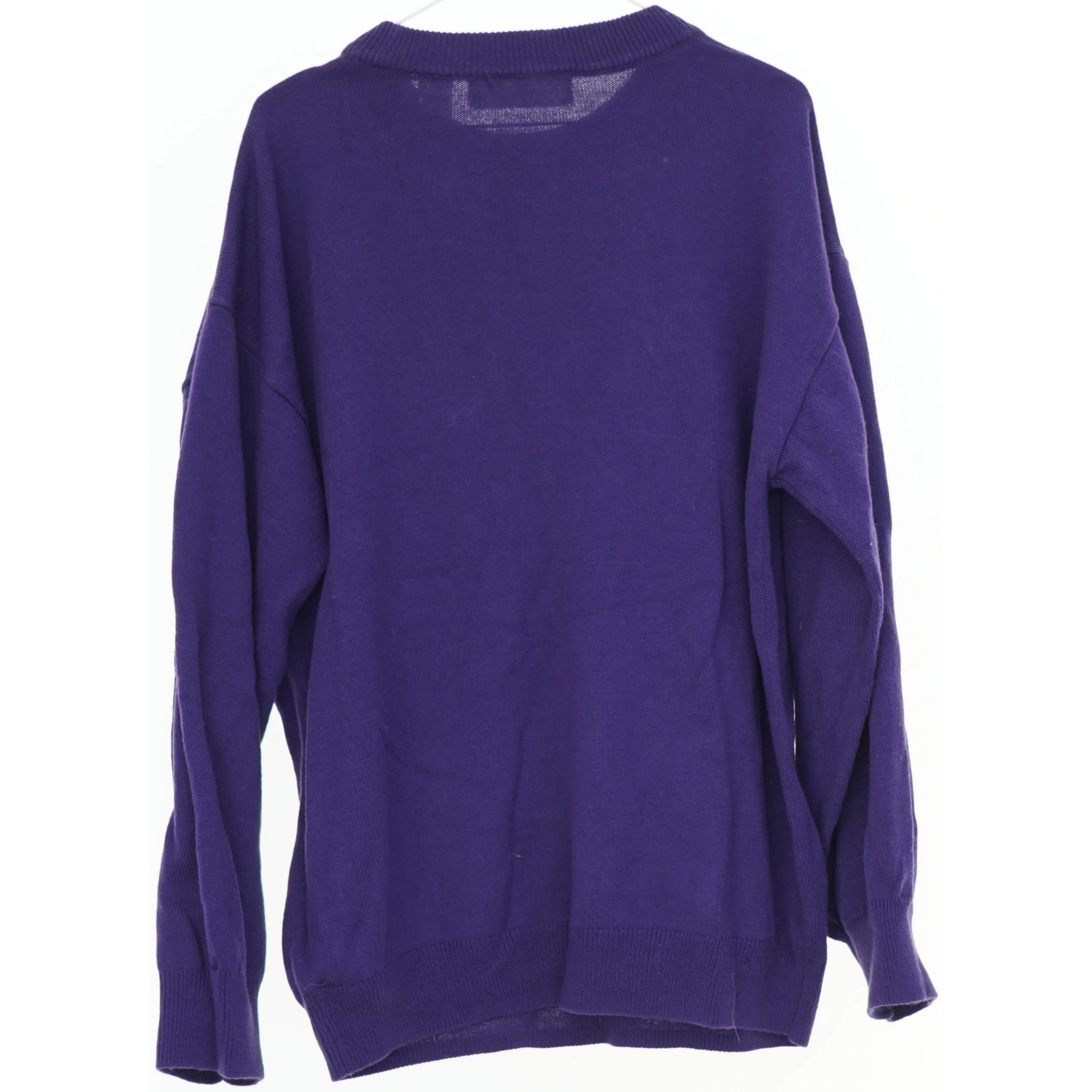 Wednesday trøje fra H&M (str. 152)