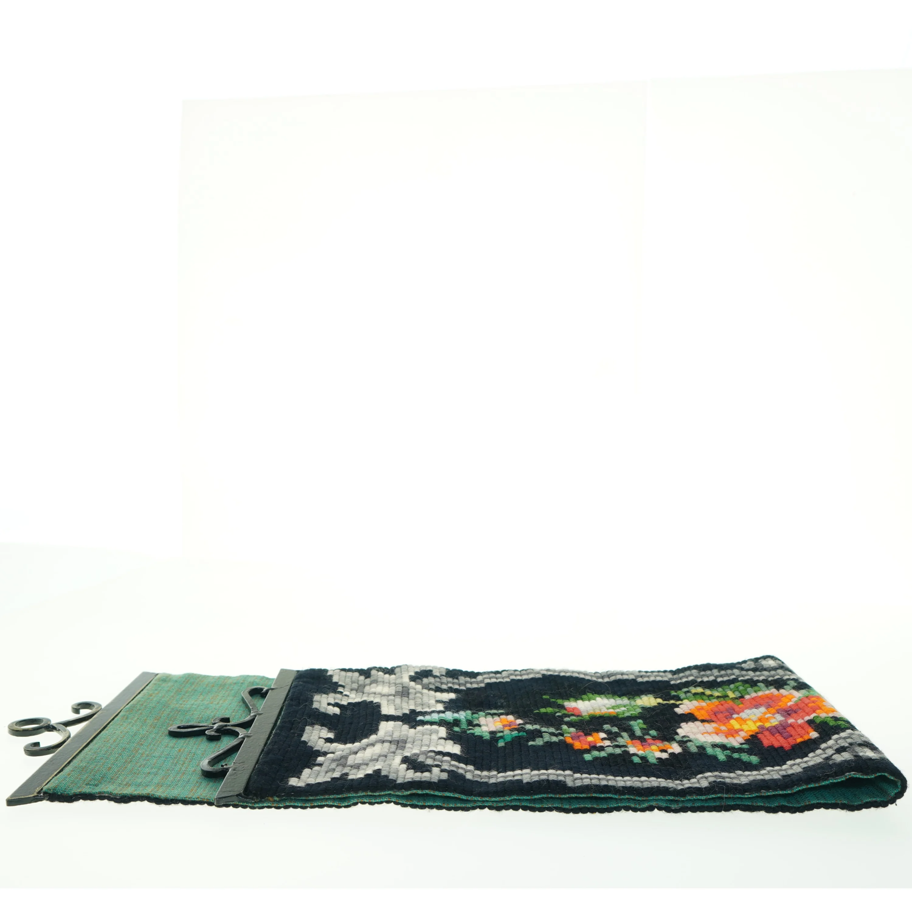 Vægtæppe med blomstermotiv/ norsk almue, håndlavet (str. 108 x. 25 cm)