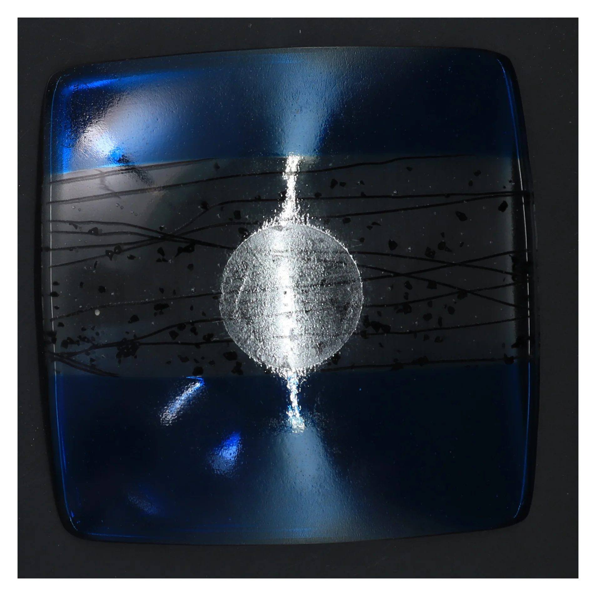 Blåt glasfad (str. 17x17x2 cm)