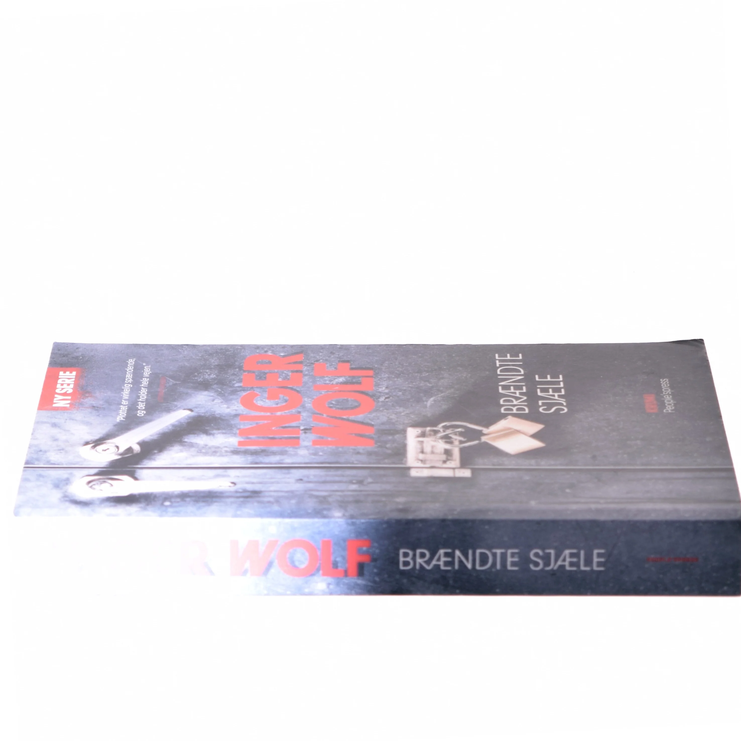 Brændte sjæle : krimi af Inger Wolf (Bog)