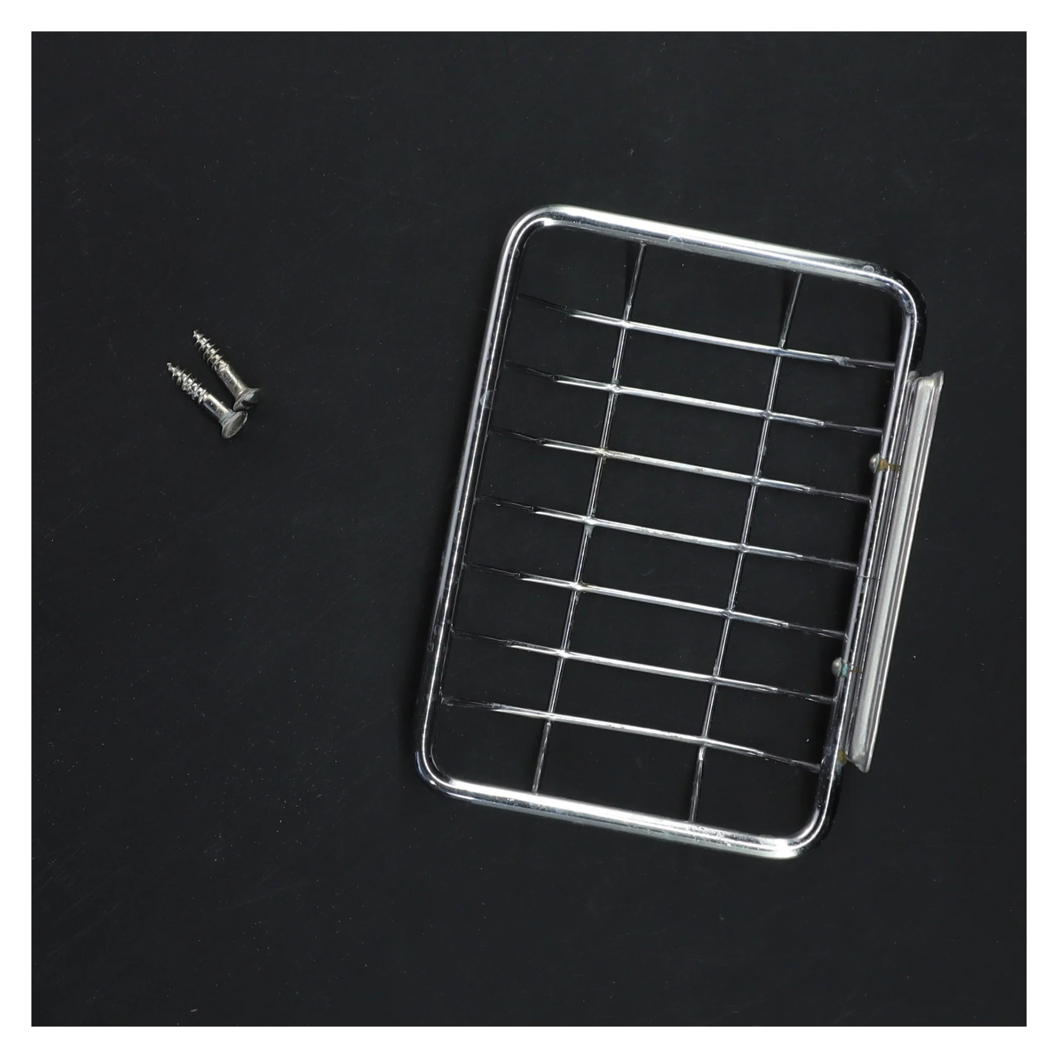 Væghængt trådkurv med skruer (str. 13x10 cm)