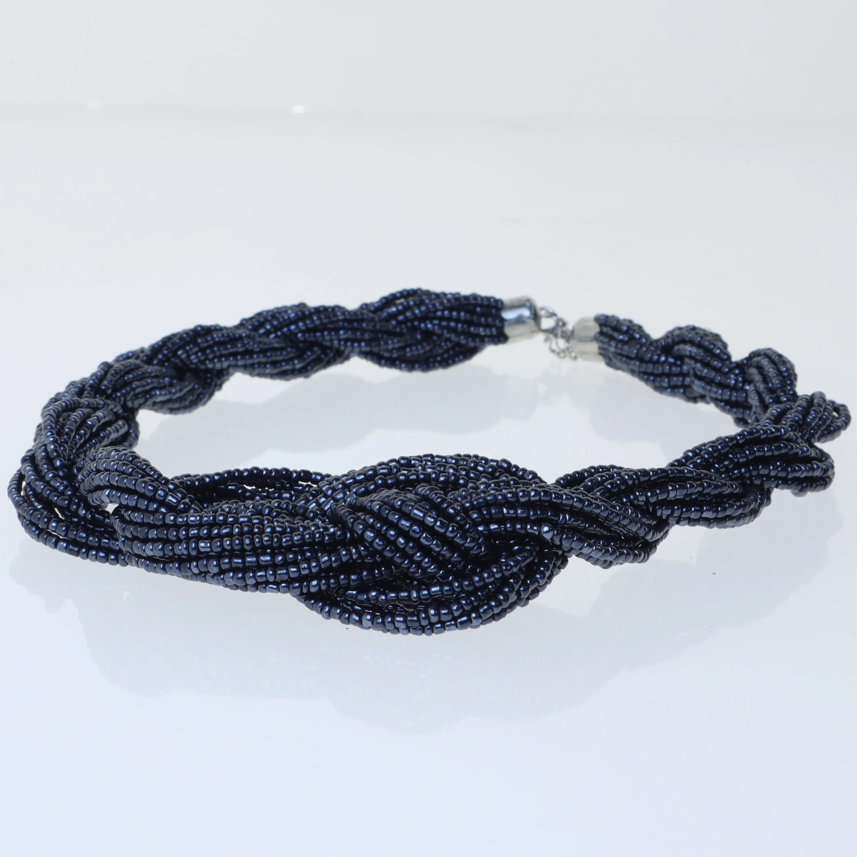 Perlehalskæde i blå (str. 45 cm)