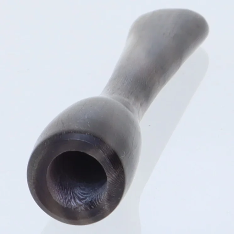 Cigaretrør i ben (str. 9 cm)