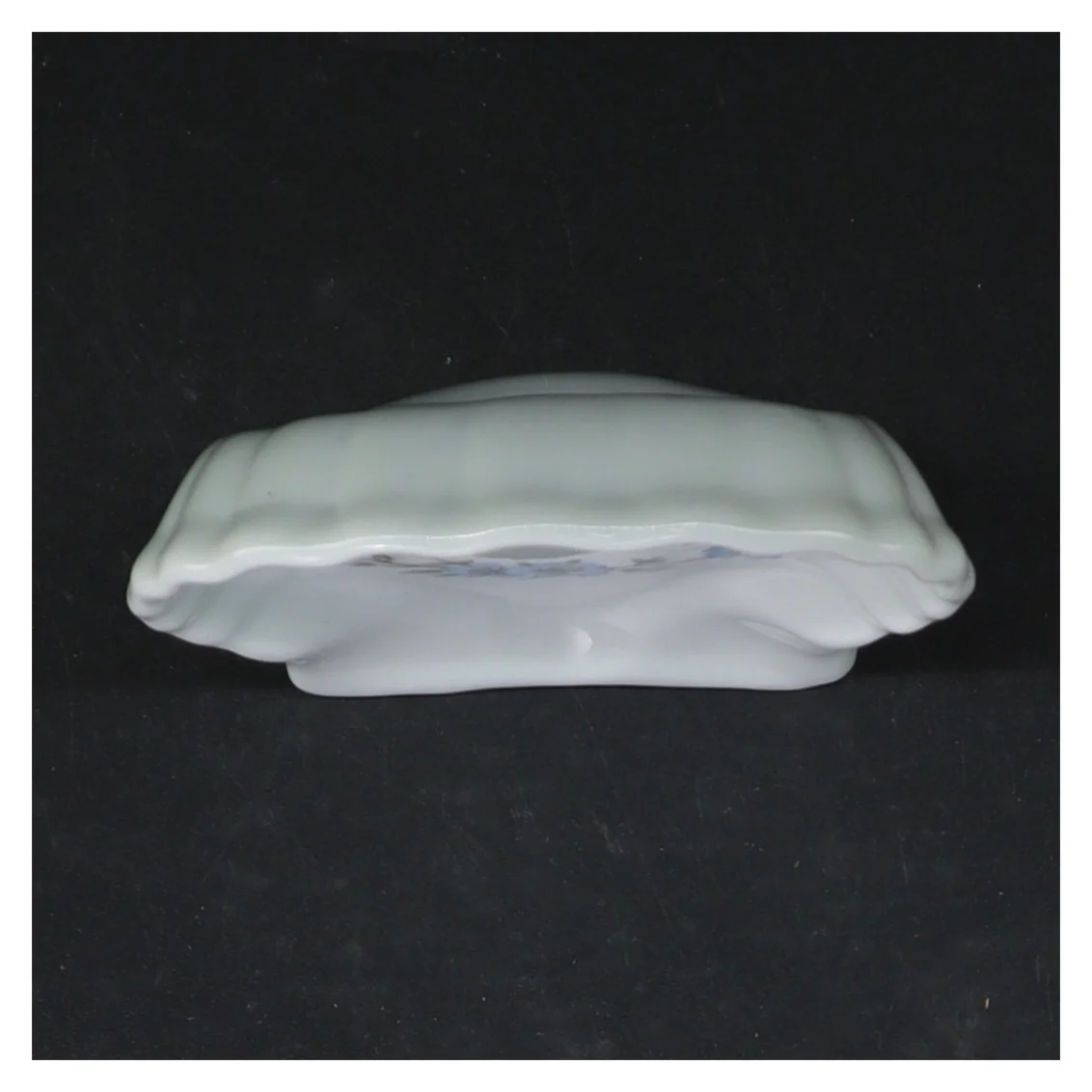 Sæbeskål til vægmontering fra Porcelaine de Paris (str. 12 cm)