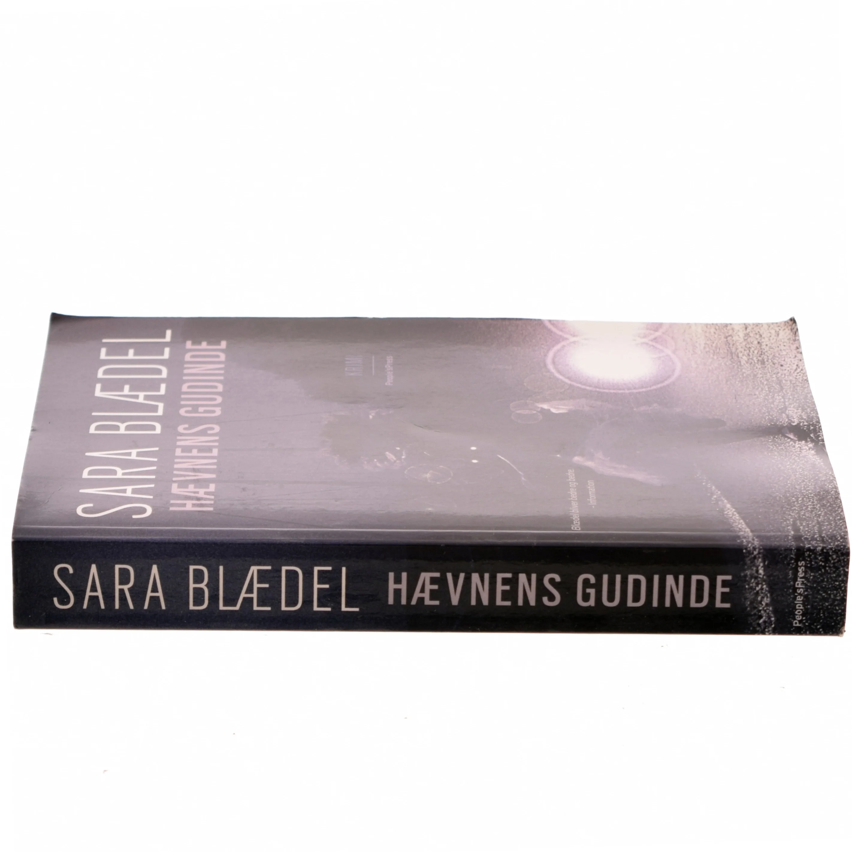 Hævnens gudinde : krimi af Sara Blædel (Bog)