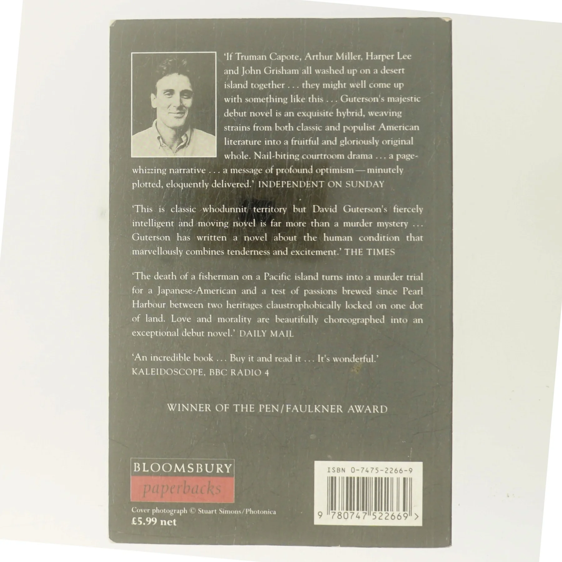 Snow falling on cedars af David Guterson (Bog)