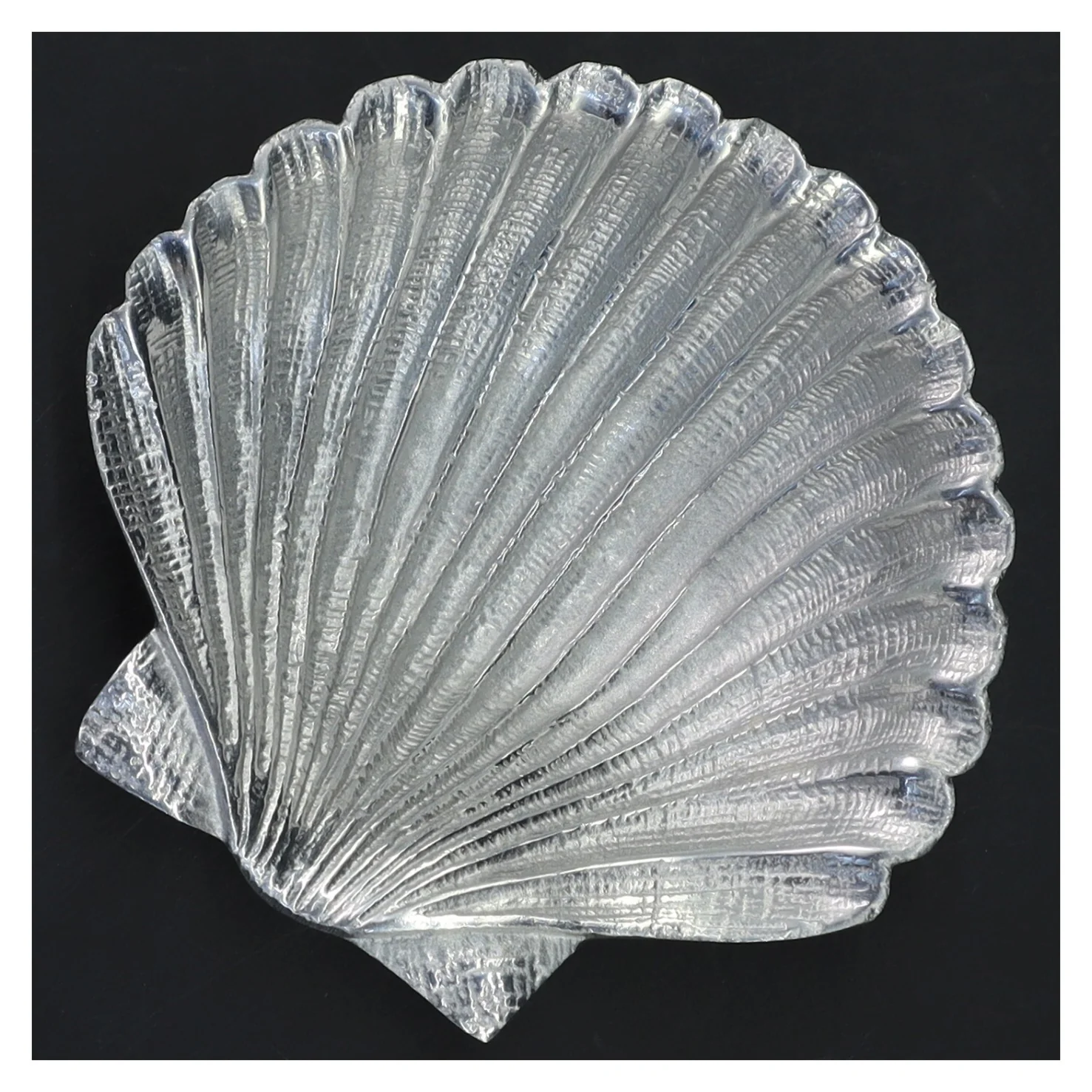 Muslingeskål i sølvfarvet metal (str. 14x15x4 cm)