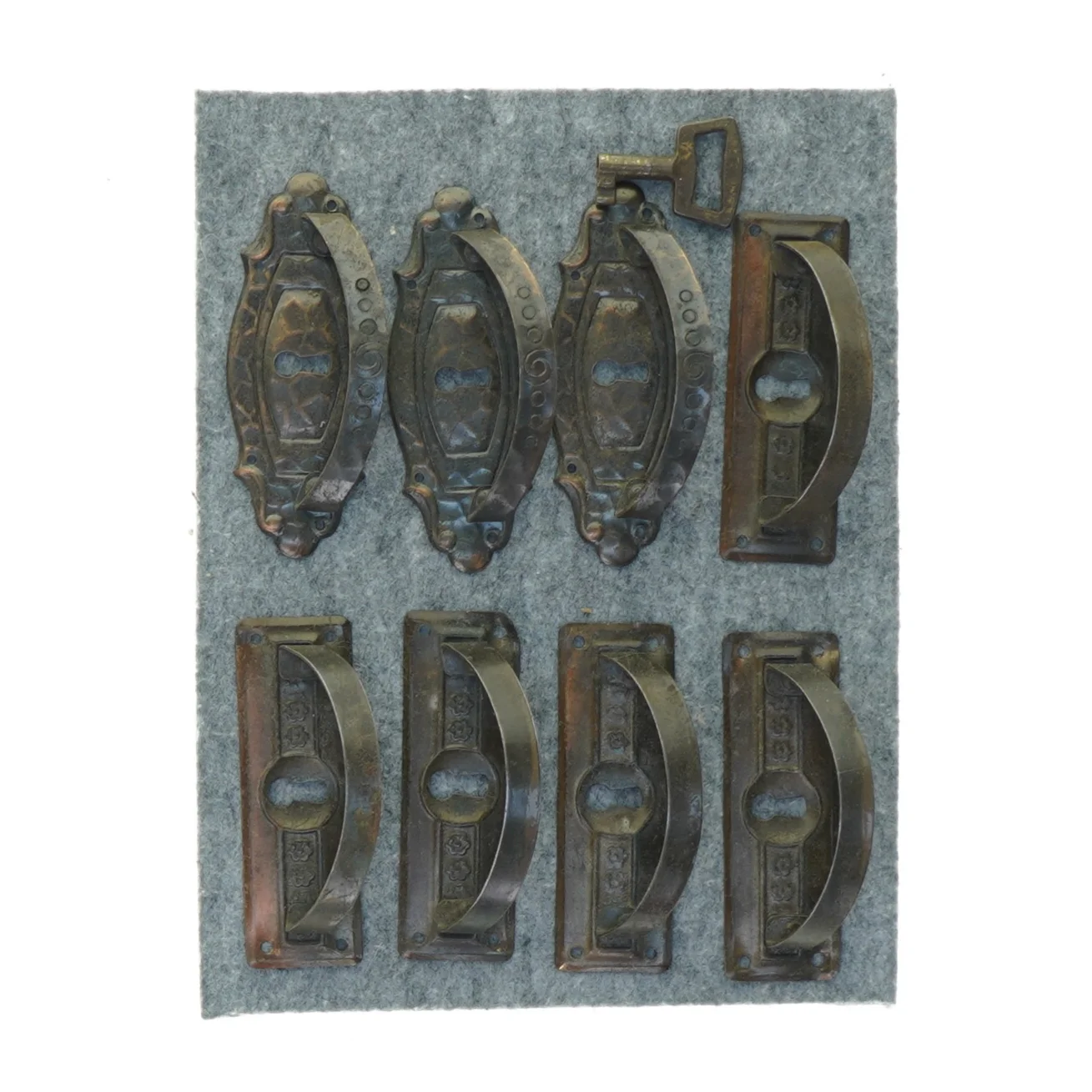 Beslag samt nøgle, antikke, bruneret messing