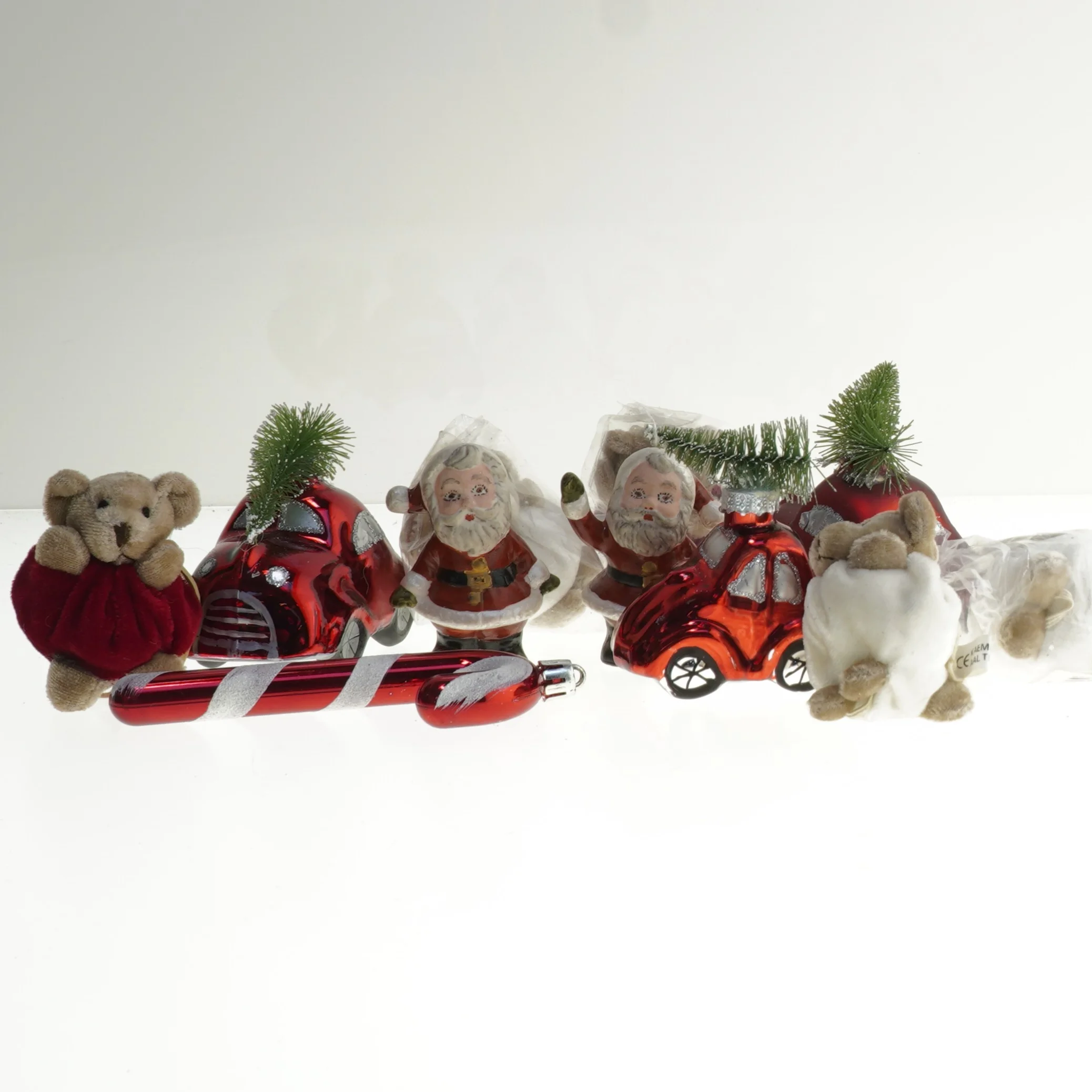 Julepynt med biler og bamser