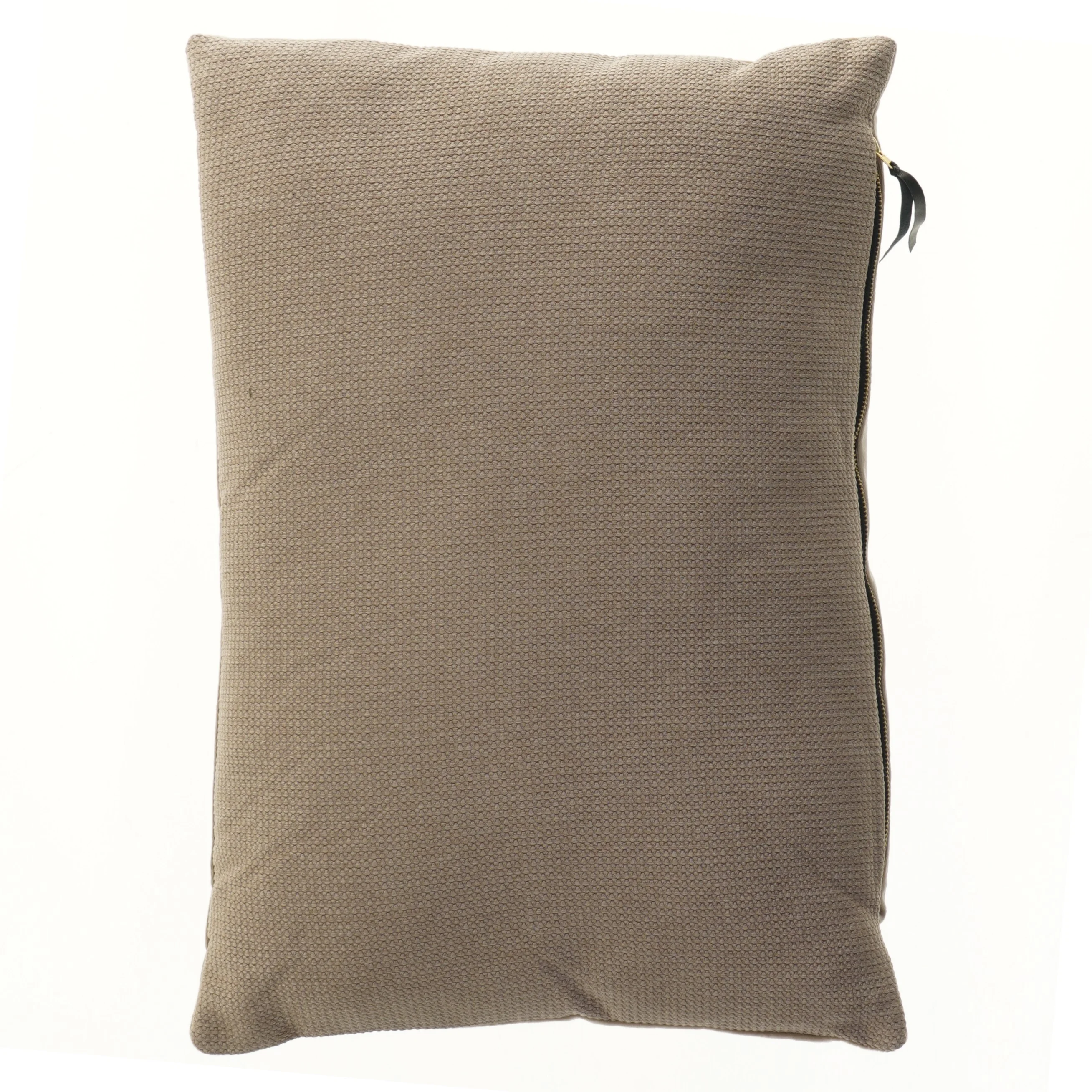 Pyntepude Lilje fra Jysk  (str. 50x35 cm)