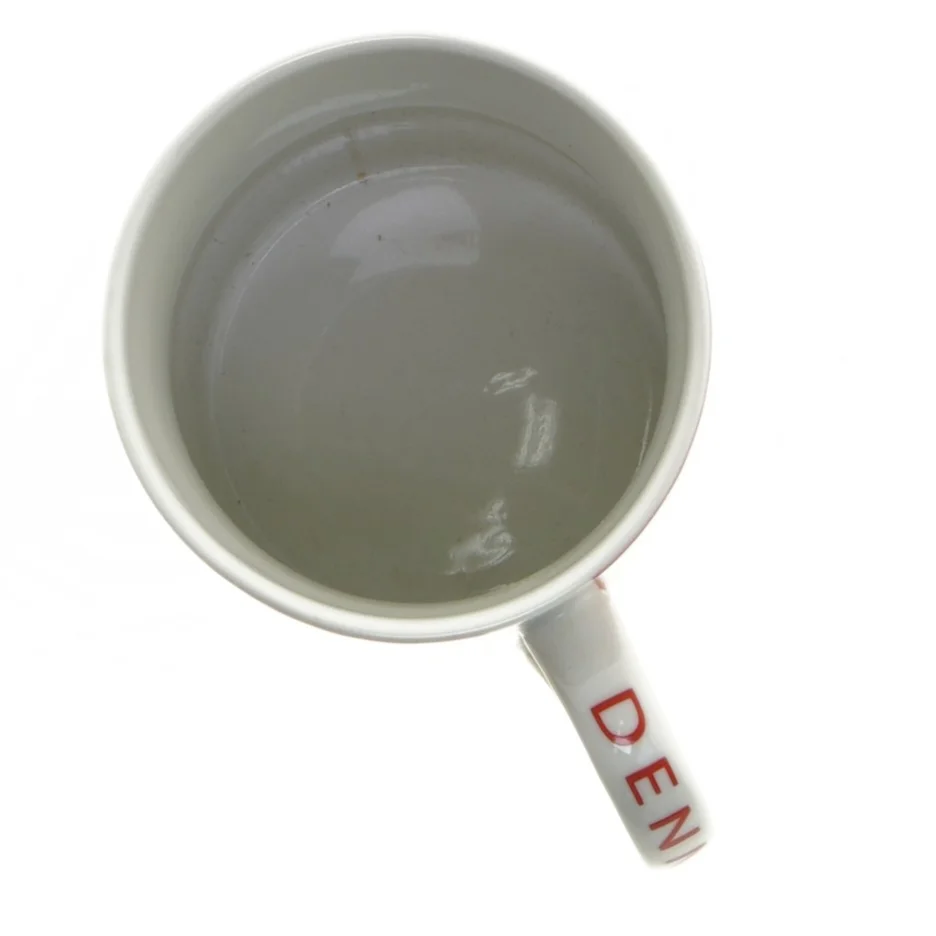 Krus med Dannebrog design fra Royal Copenhagen (str. 10 cm)