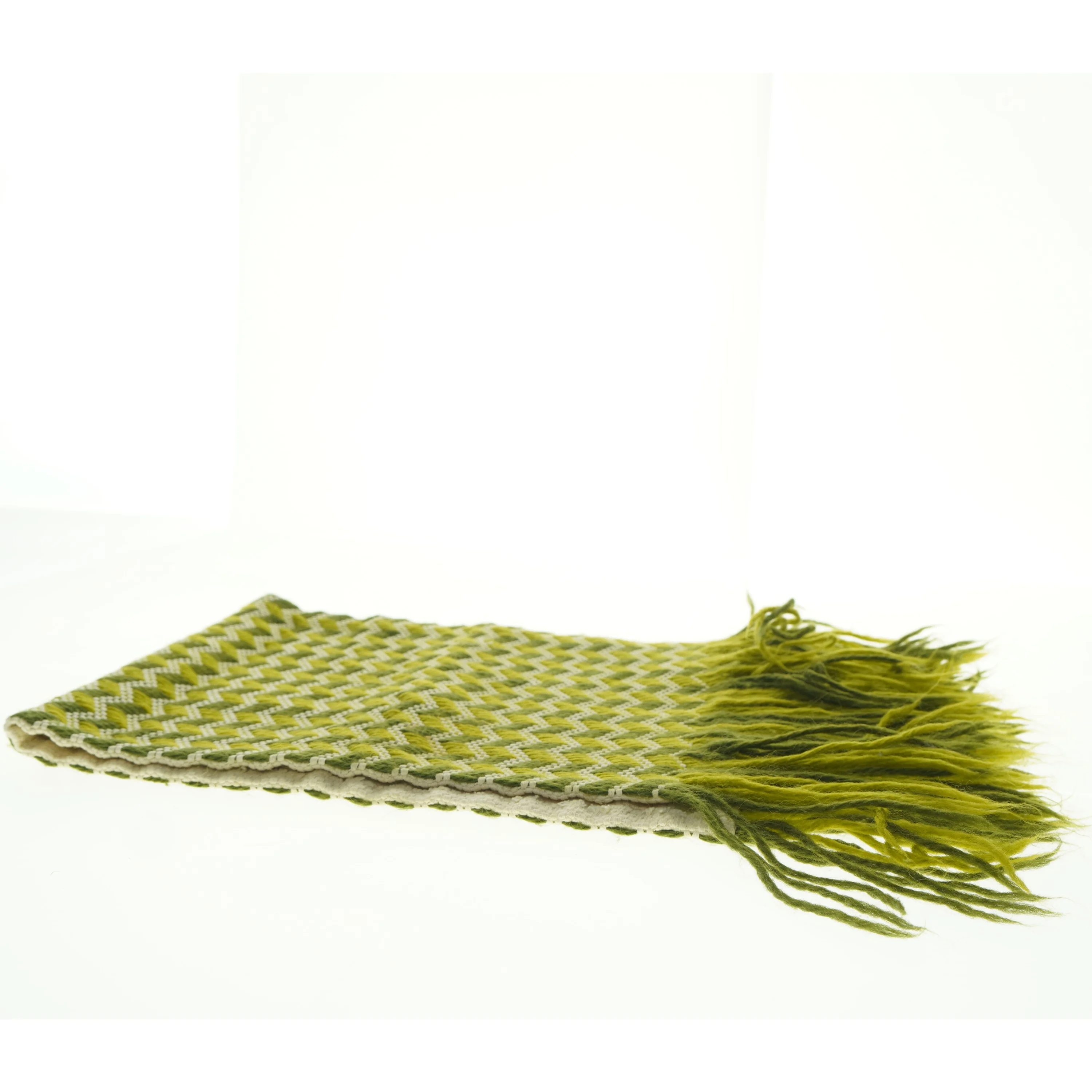 Grøn og hvid vævet tørklæde (str. 77 x 31 cm)