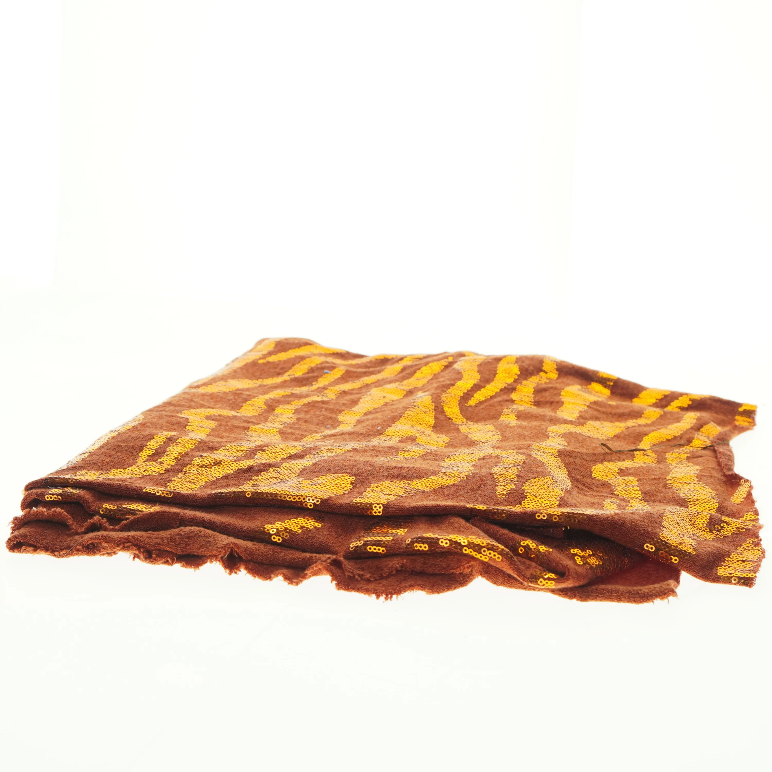 Rødt og guldfarvet stof (str. 126 x, 148 cm)