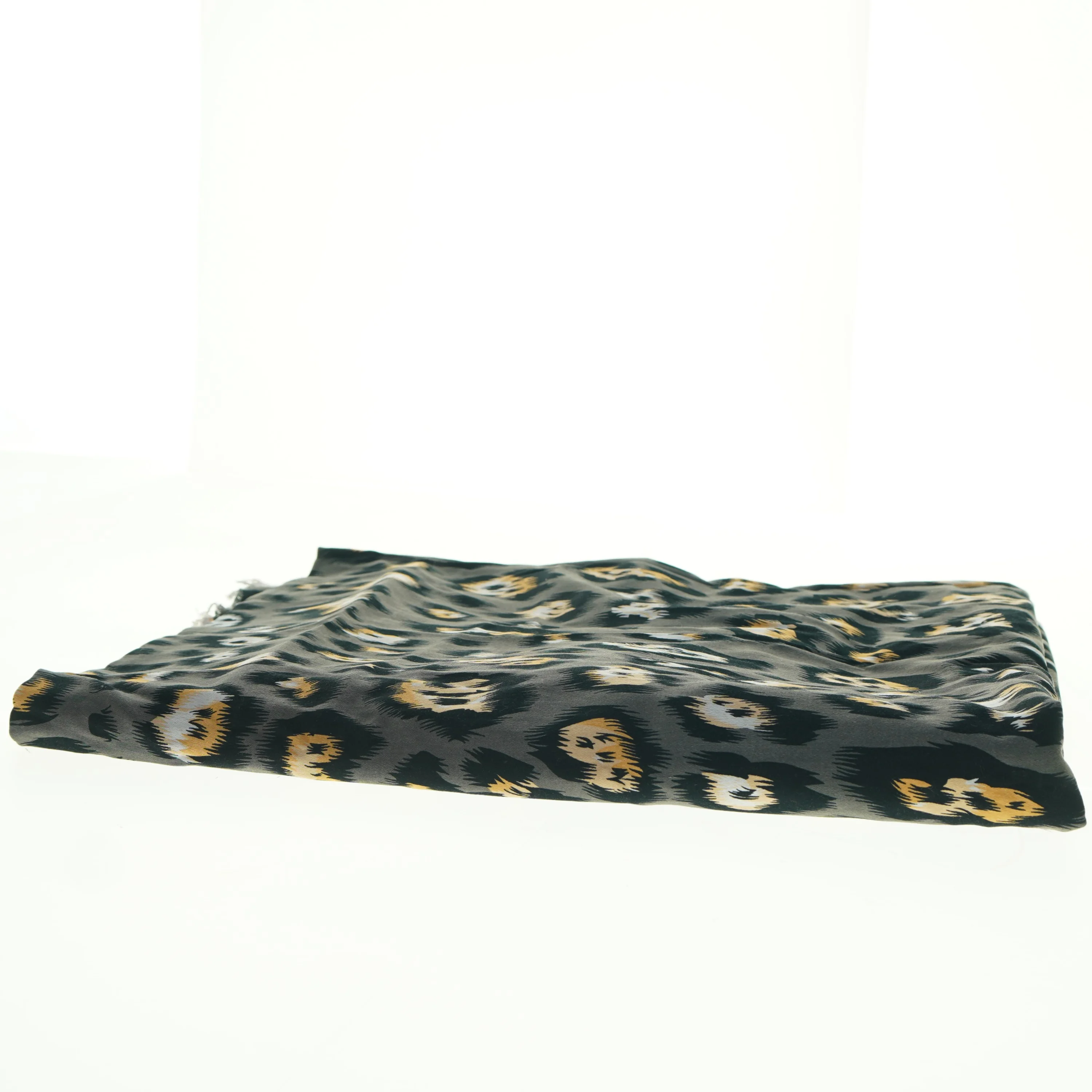 Dyreprint stof (str. 159 x, 142 cm)