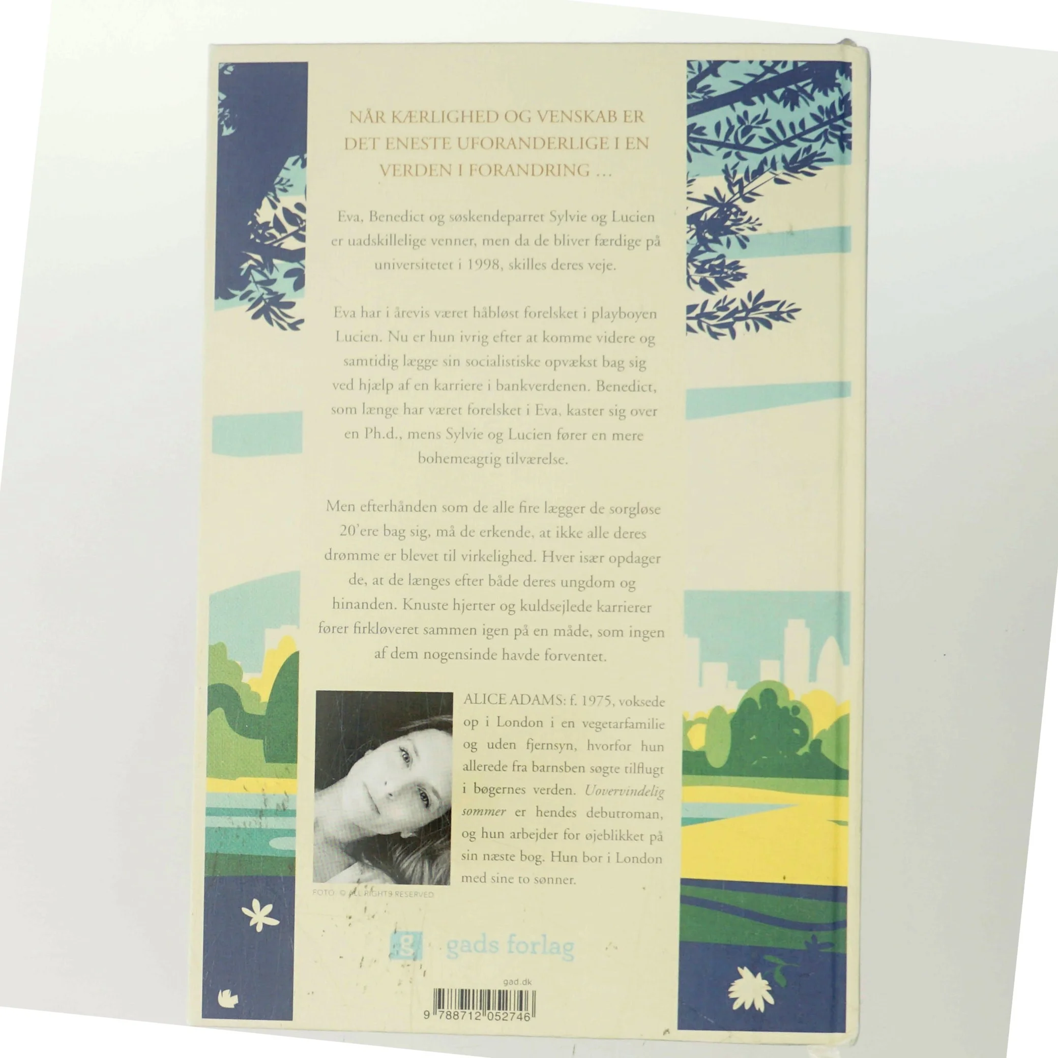 Uovervindelig sommer af Alice Adams (f. 1975) (Bog)