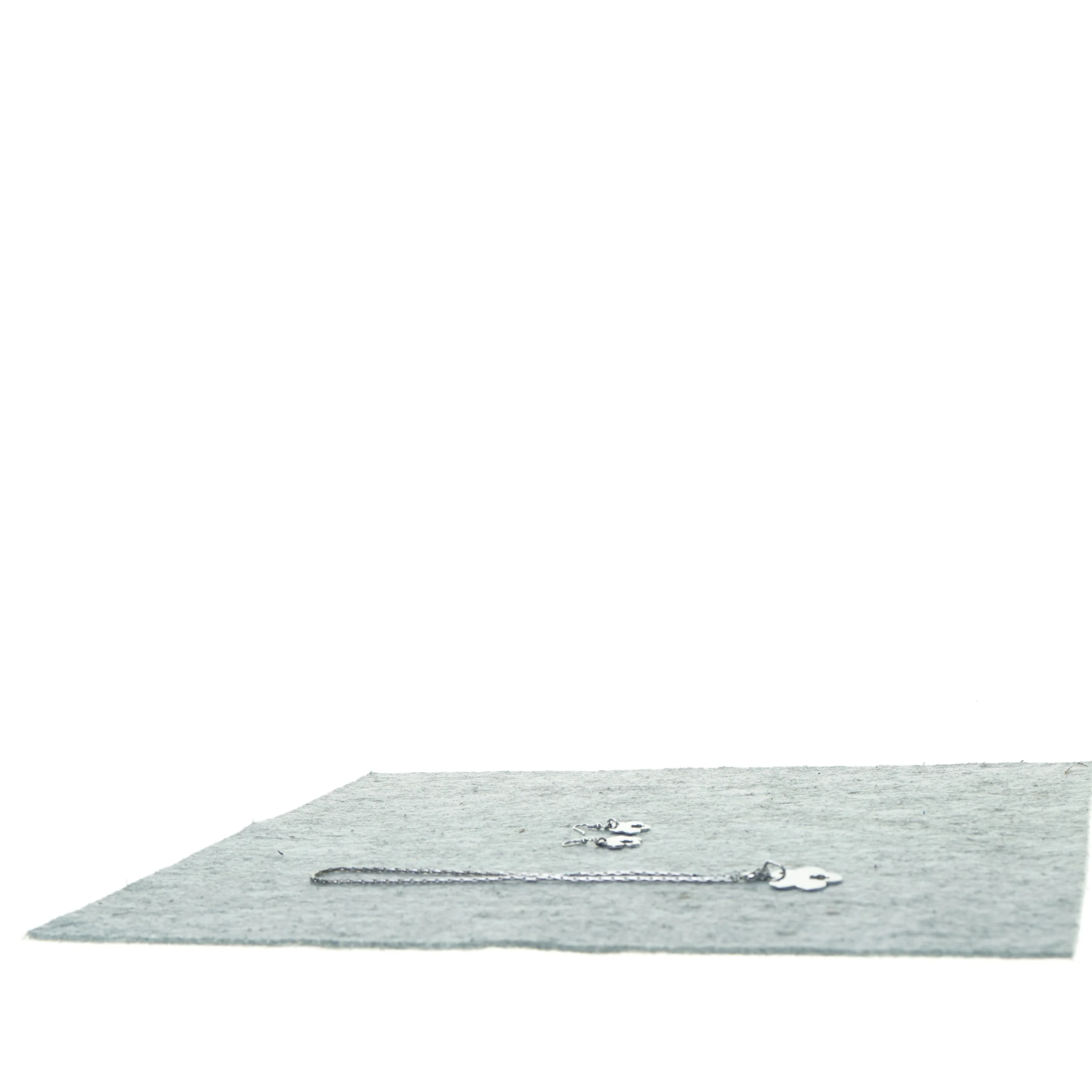 Halskæde og øreringe (str. 25 cm)