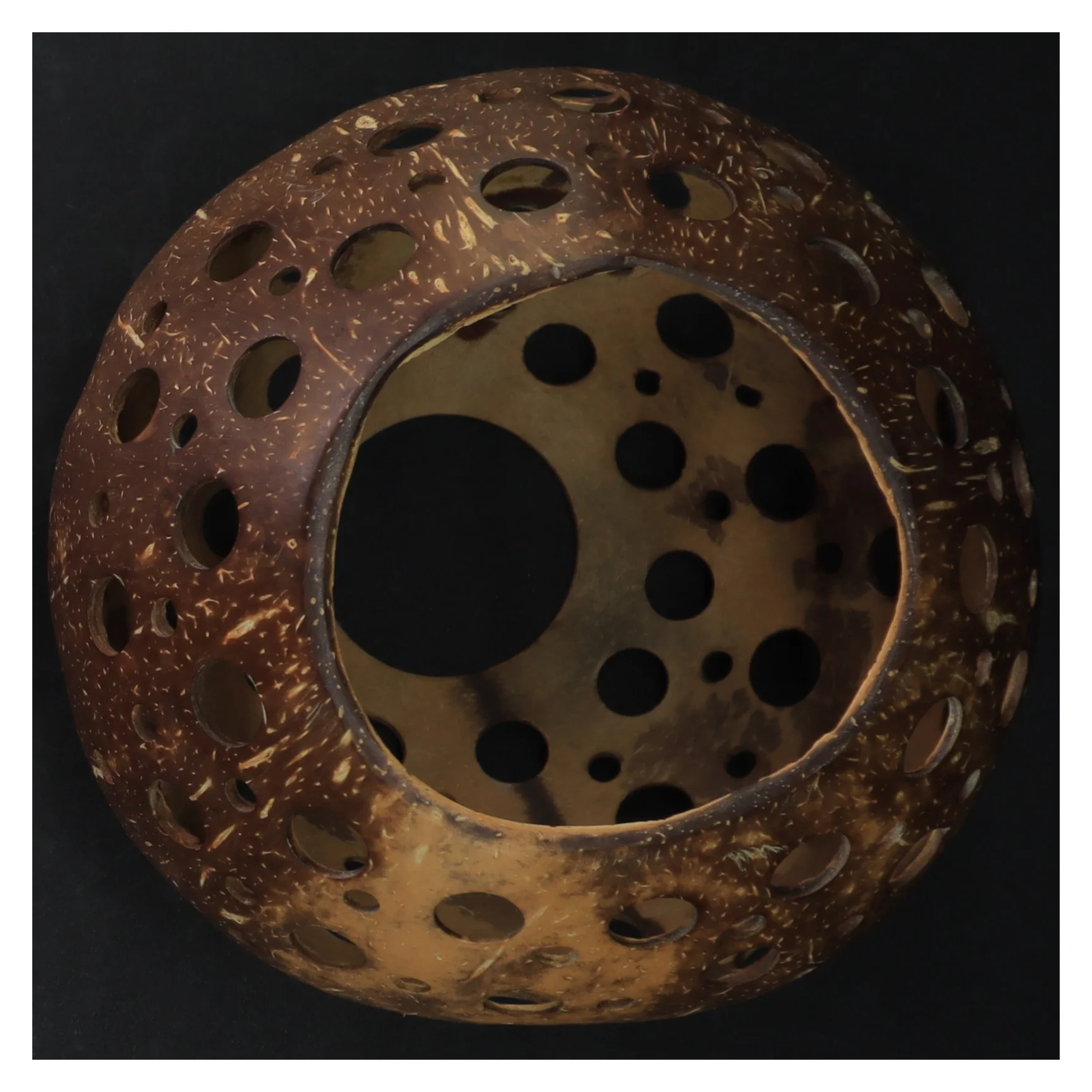 Dekorativ kokosnødde-lampe (str. Ø. 10 cm. og ø, 5 cm)