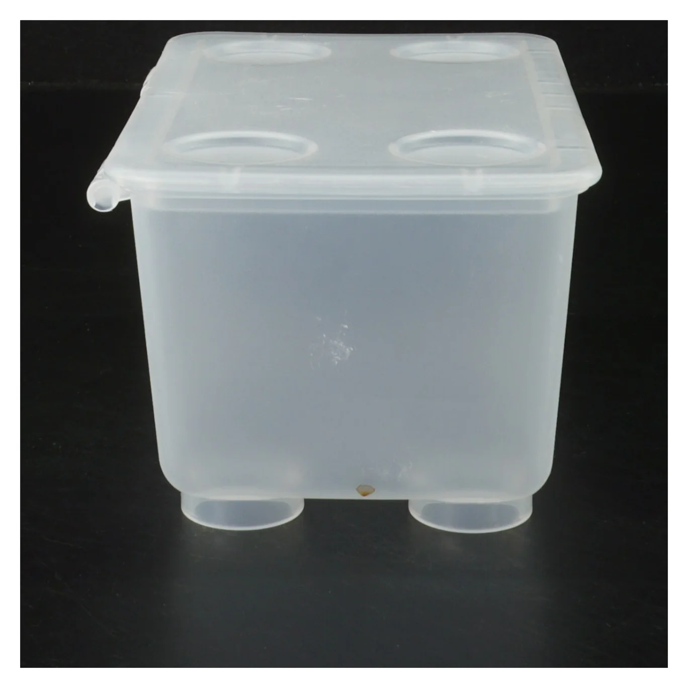 Plastikkasse med låg fra IKEA (str. 17x11x8 cm)