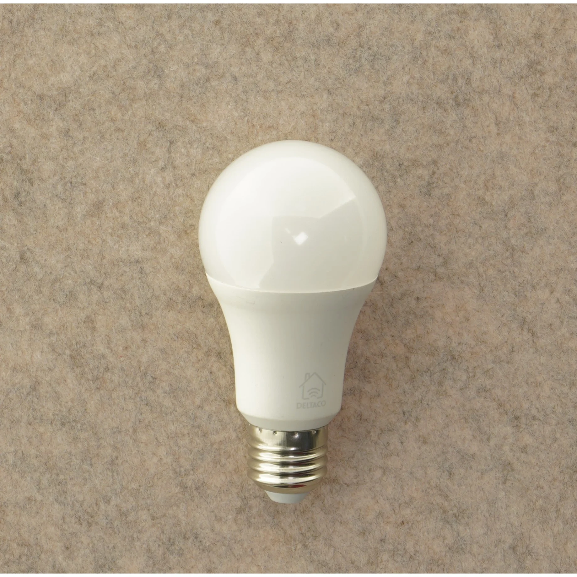 Lyspærer fra Deltaco (str. 11 x 6 cm)