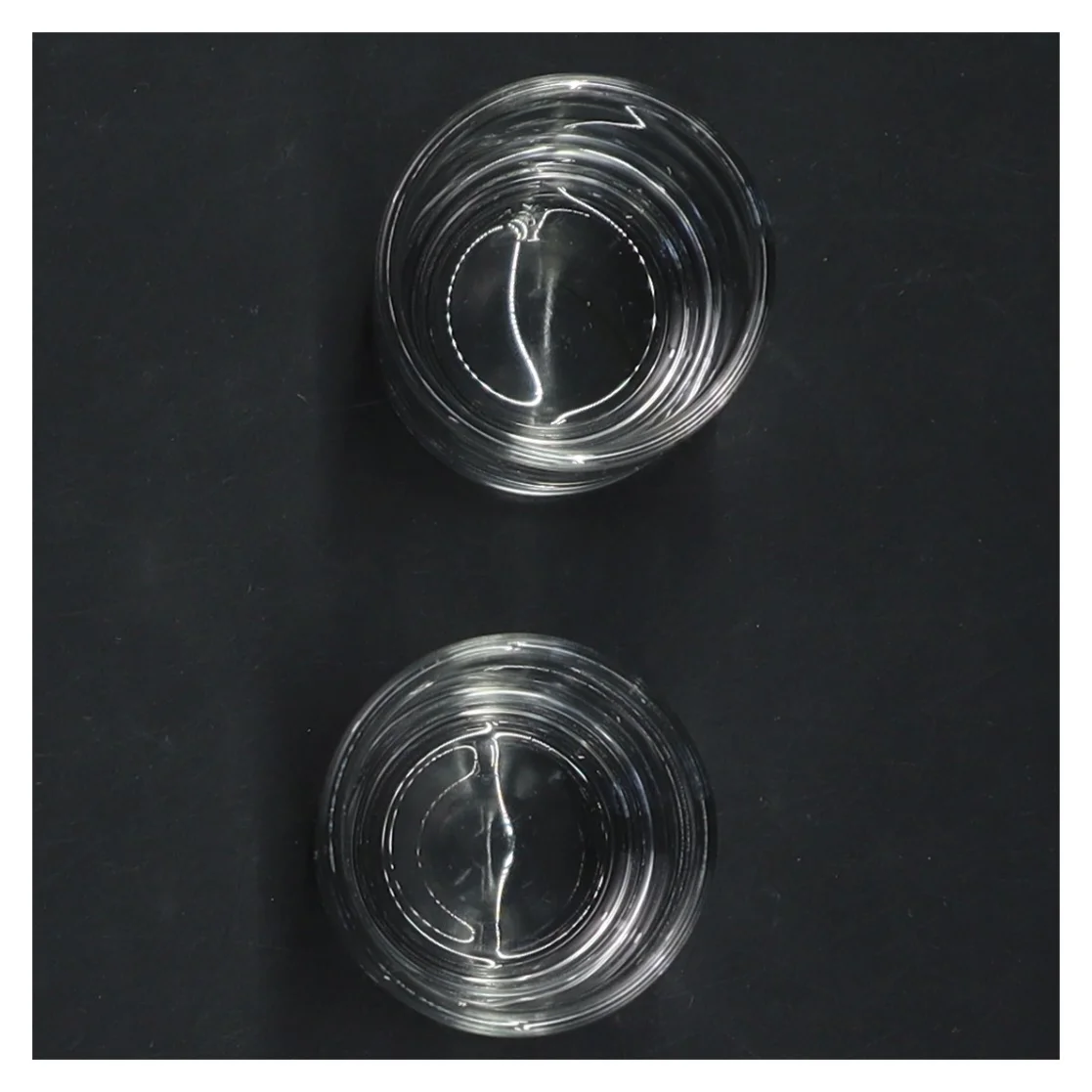 To små snapseglas (str. 6 cm)