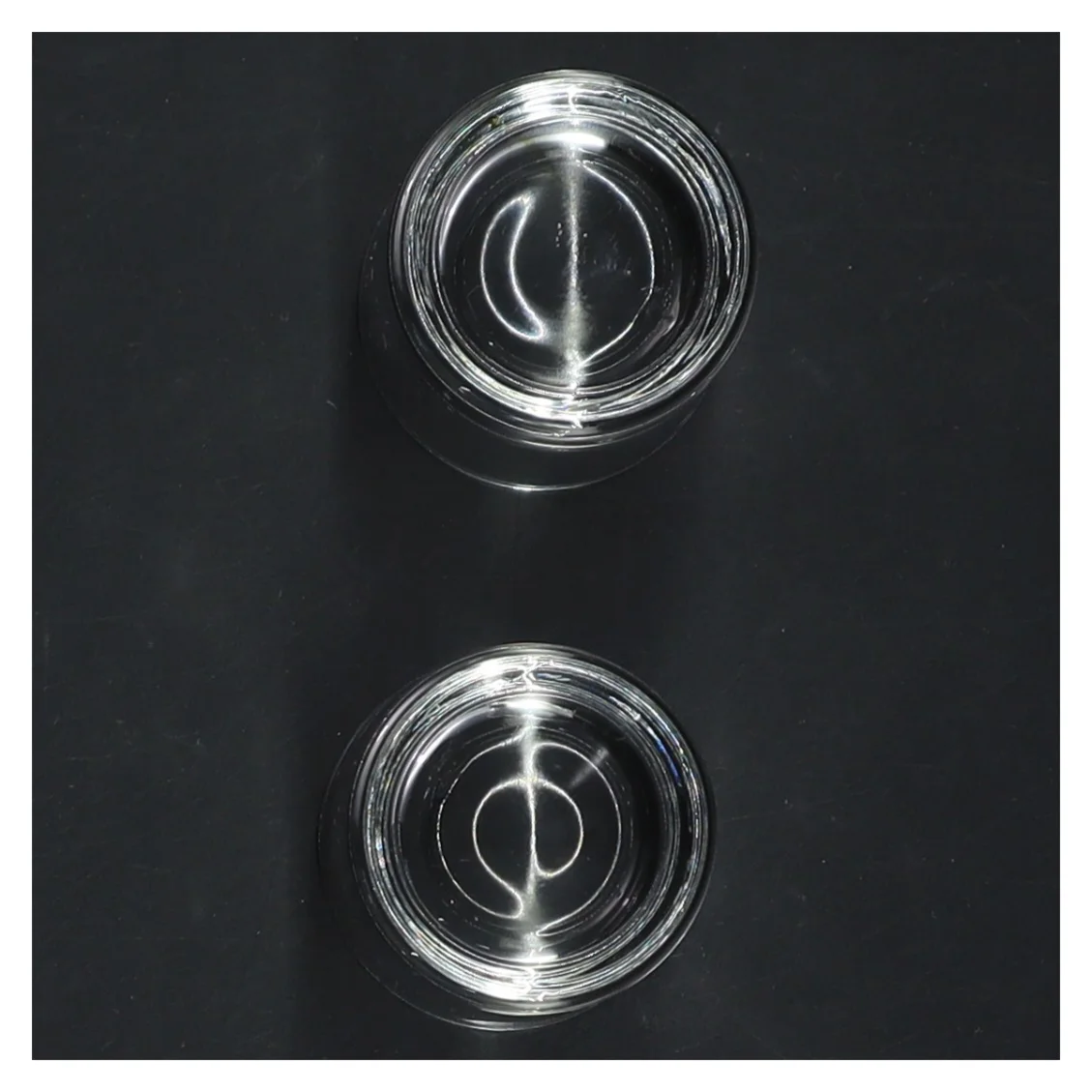 To små snapseglas (str. 6 cm)