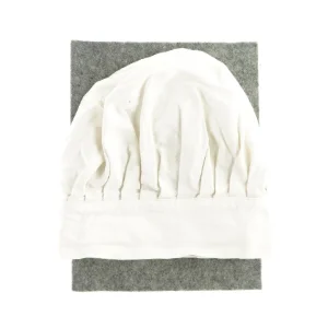Lille hvid babyhat fra Sebra, justerbar størrelse