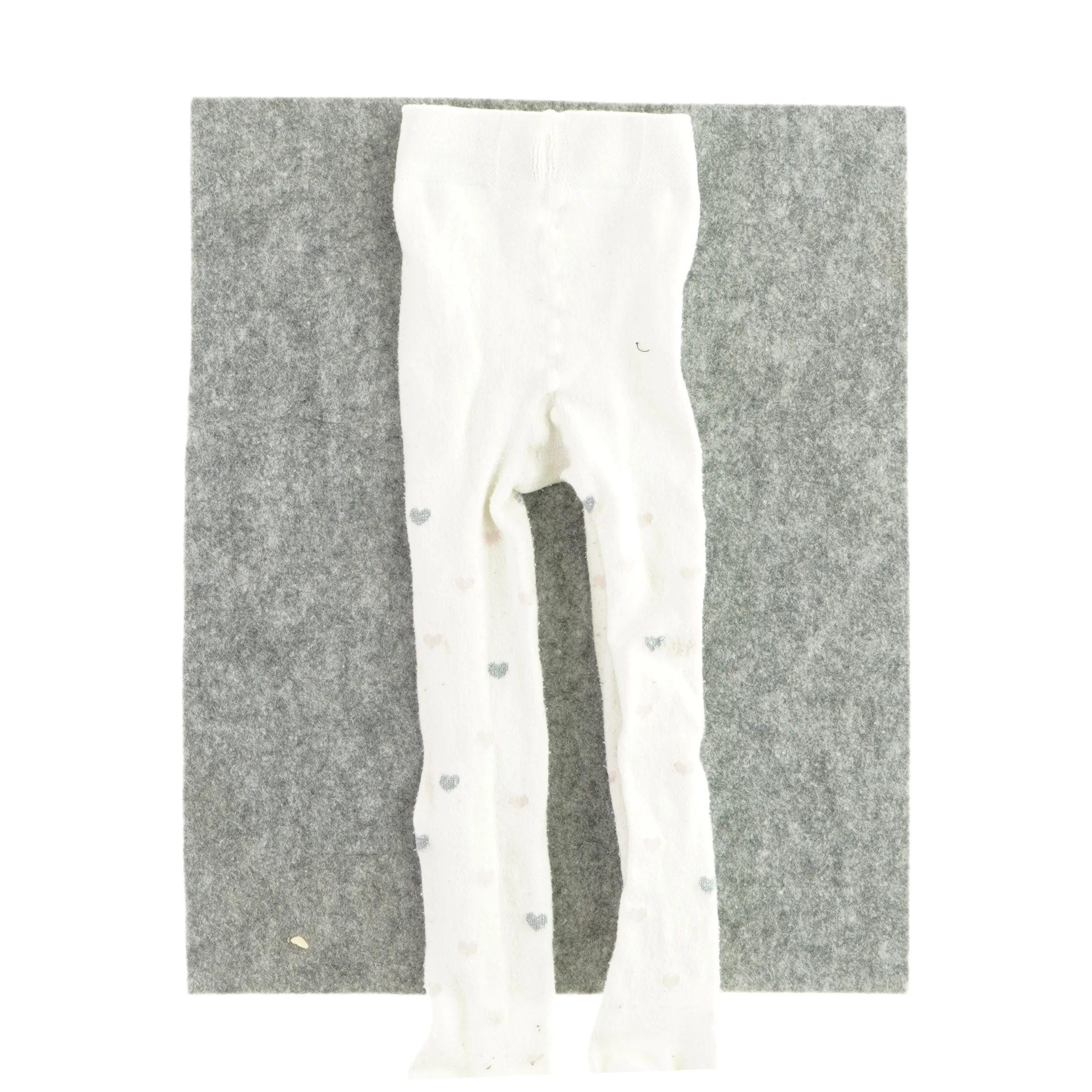 Strømpebukser med hjerter på (Str. 4-5 år)