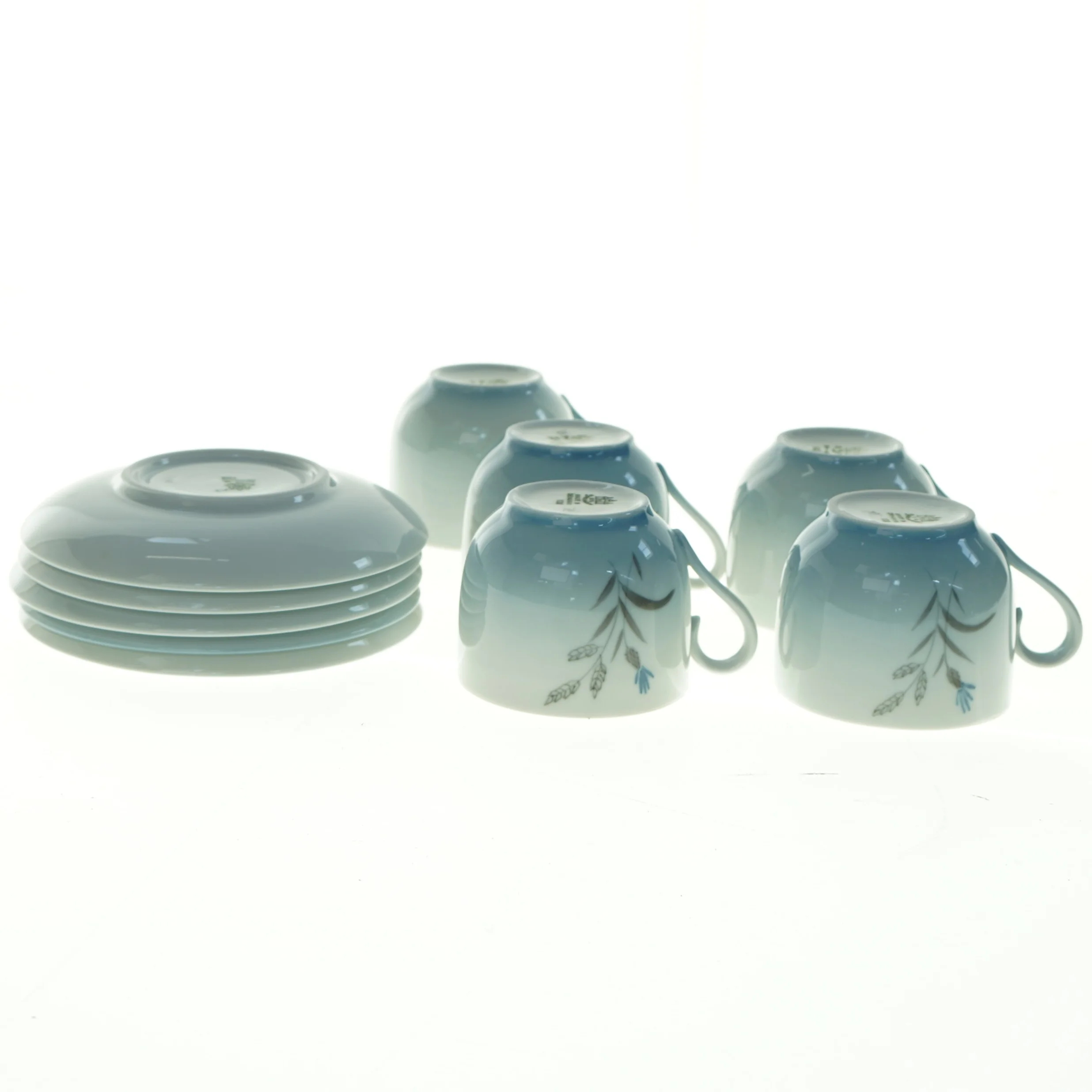 Stel med kopper og underkopper, Blå kornblomst, demeter fra Bing Og Grøndahl (str. Diameter 13,5 cm h 7 cm)