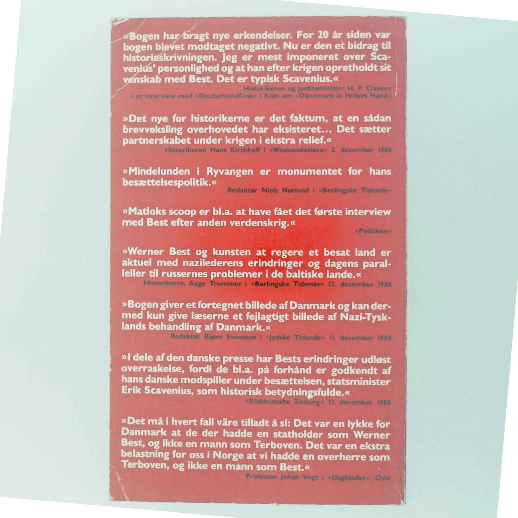 Danmark i Hitlers hånd bog fra Holkenfeldts Forlag