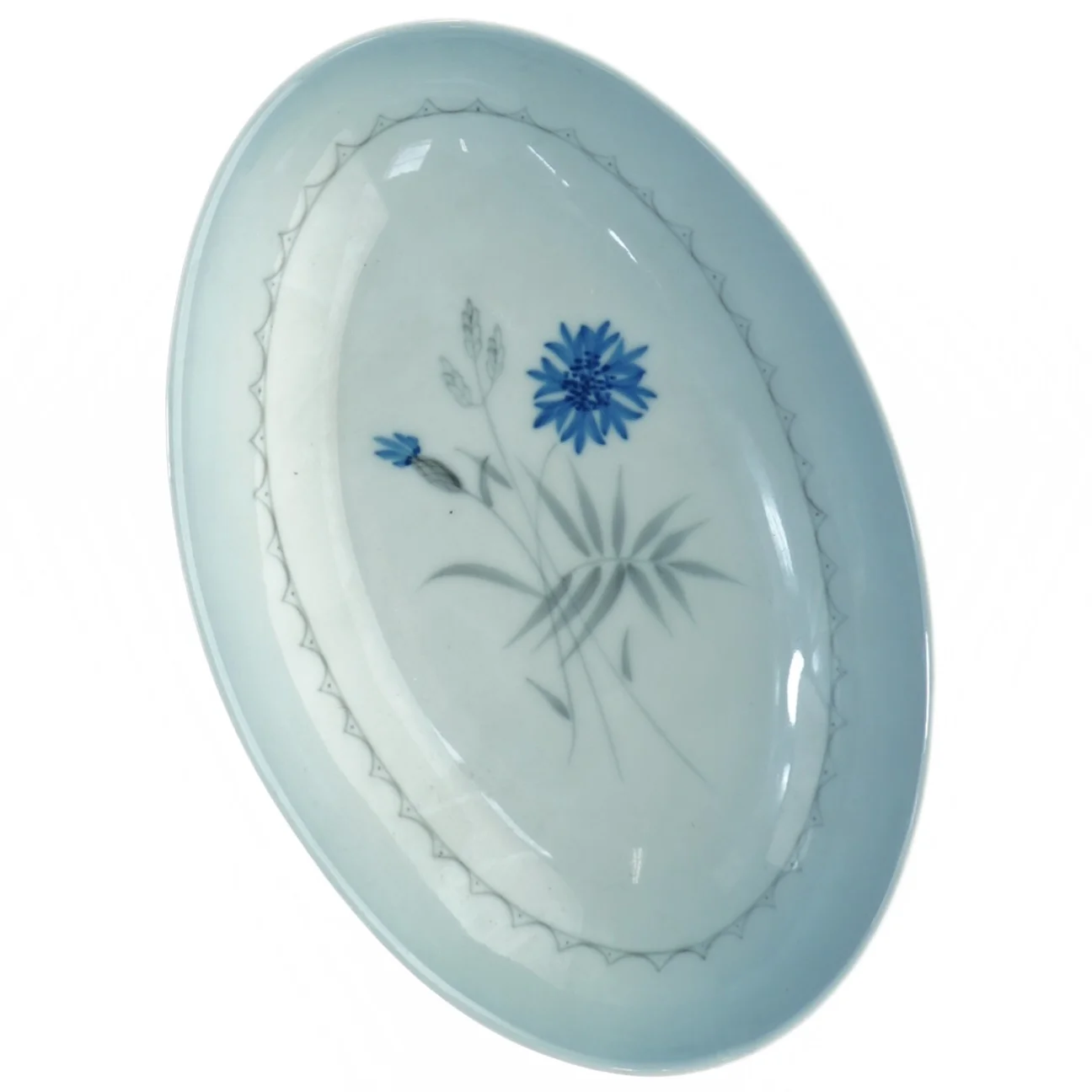 Porcelænsfad med blomstermotiv fra Bing Og Grøndahl (str. 8,5 x 12,5 cm)