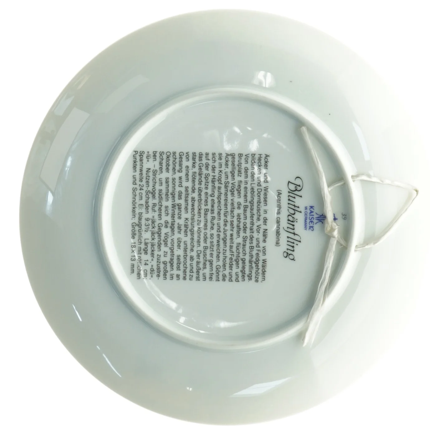 Dekorativ porcelænstallerken med fuglemotiv fra Kaiser (str. Diameter 20 cm)