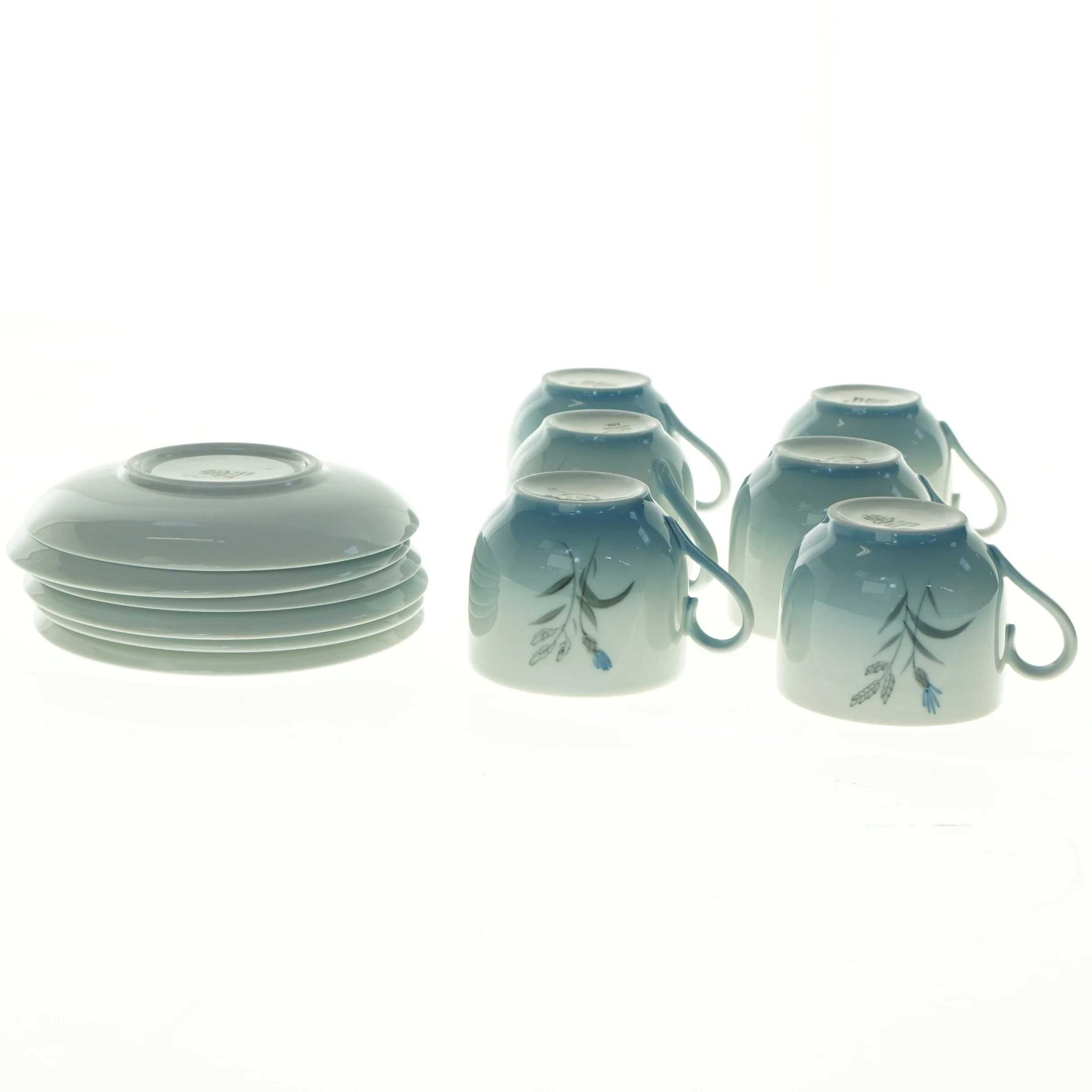 Kaffekopper med underkopper med blomstermotiv, blå kornblomst, Demeter fra Bing Og Grøndahl (str. Diameter 13,5 cm h 7 cm)