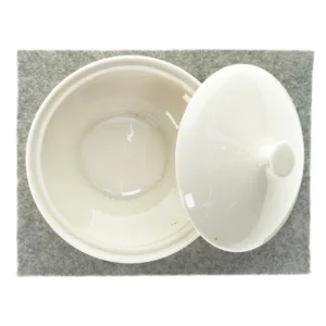 Keramikskål med låg (str. 11 x 16cm)