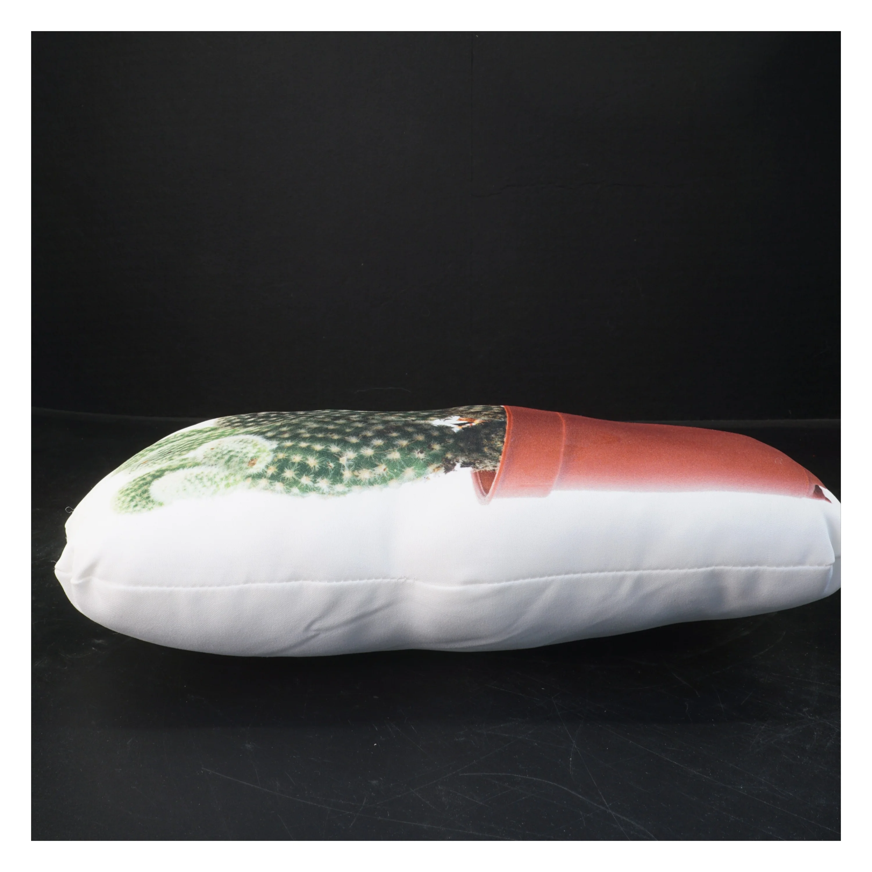 Pude med kaktusmotiv (str.  32x20 cm)