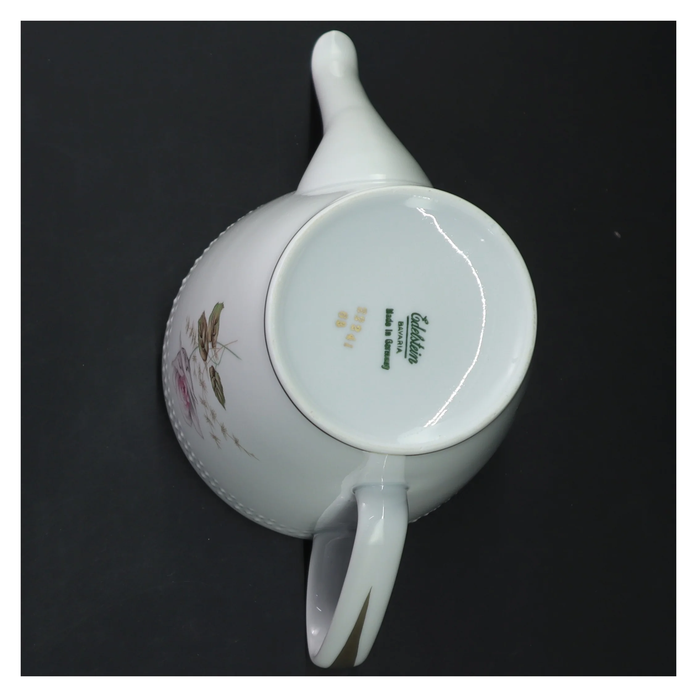 Porcelæn kande med rosedekoration fra Bavaria (str. 20 cm)