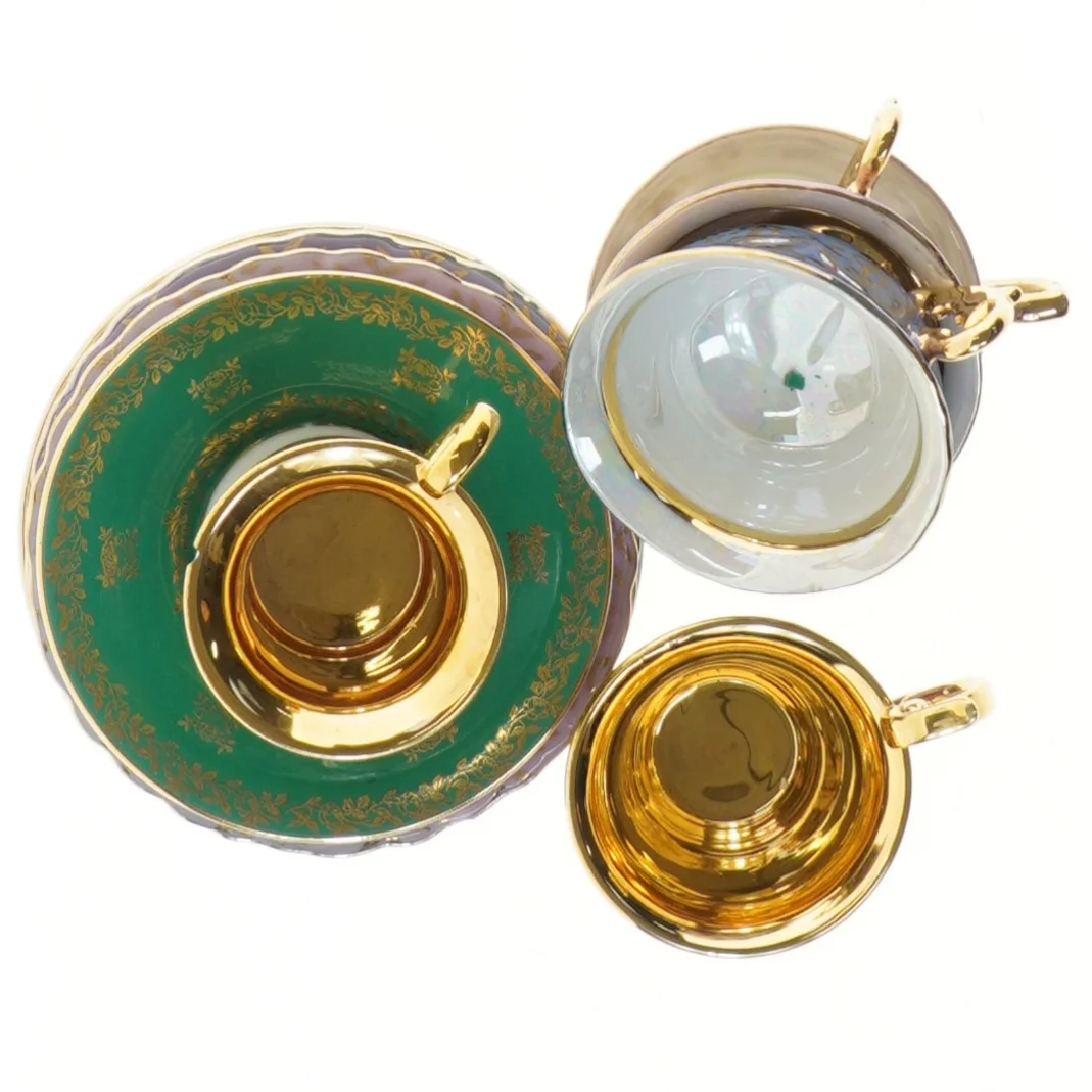 Porcelænskopper med underkop (str. Ø 12 cm)