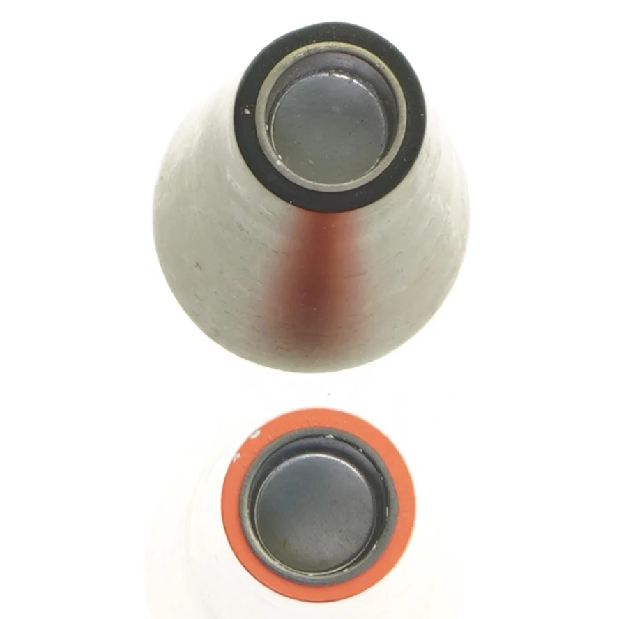 To lysestager i konisk form (str. 23 og 18 cm)