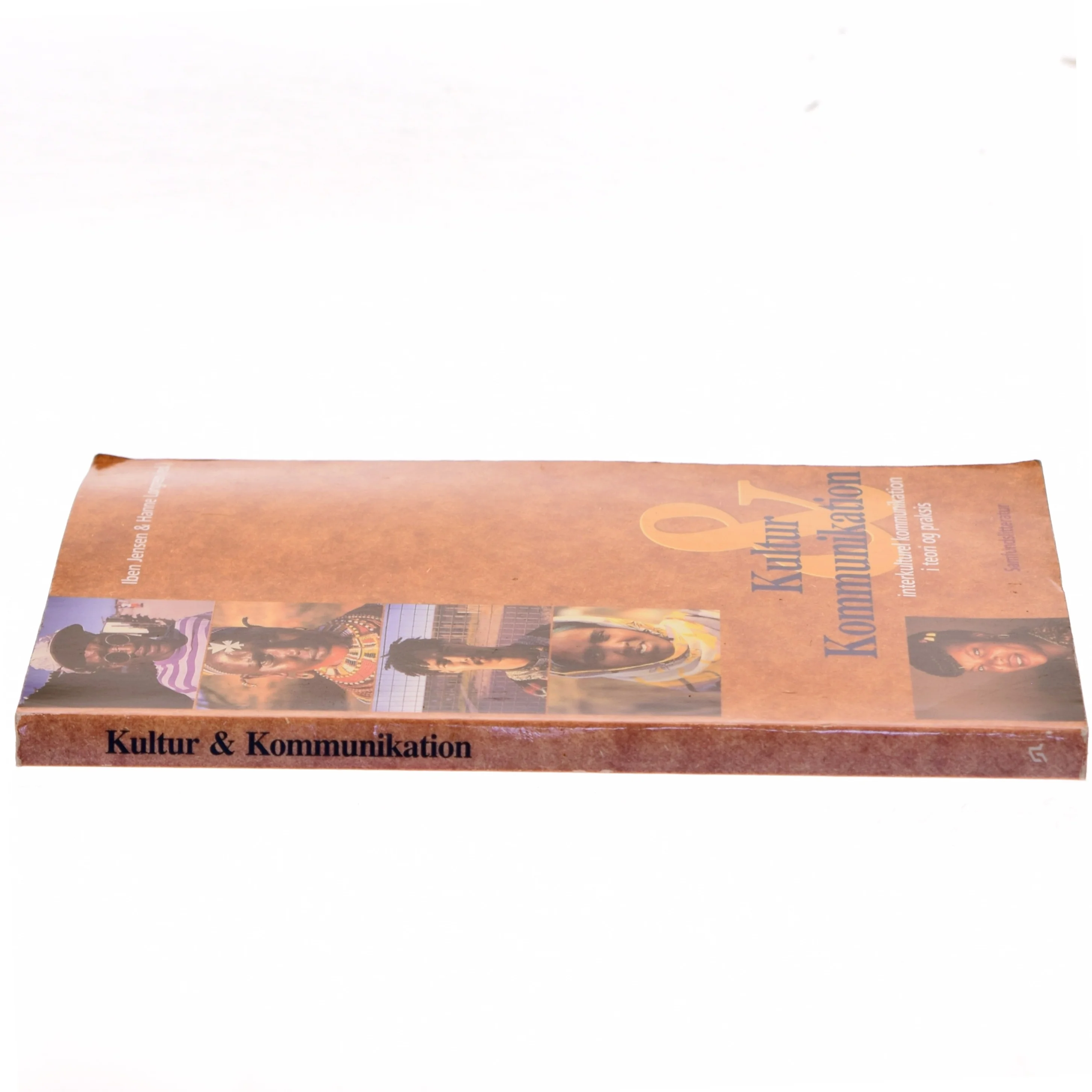 Kultur og kommunikation : interkulturel kommunikation i teori og praksis (Bog)