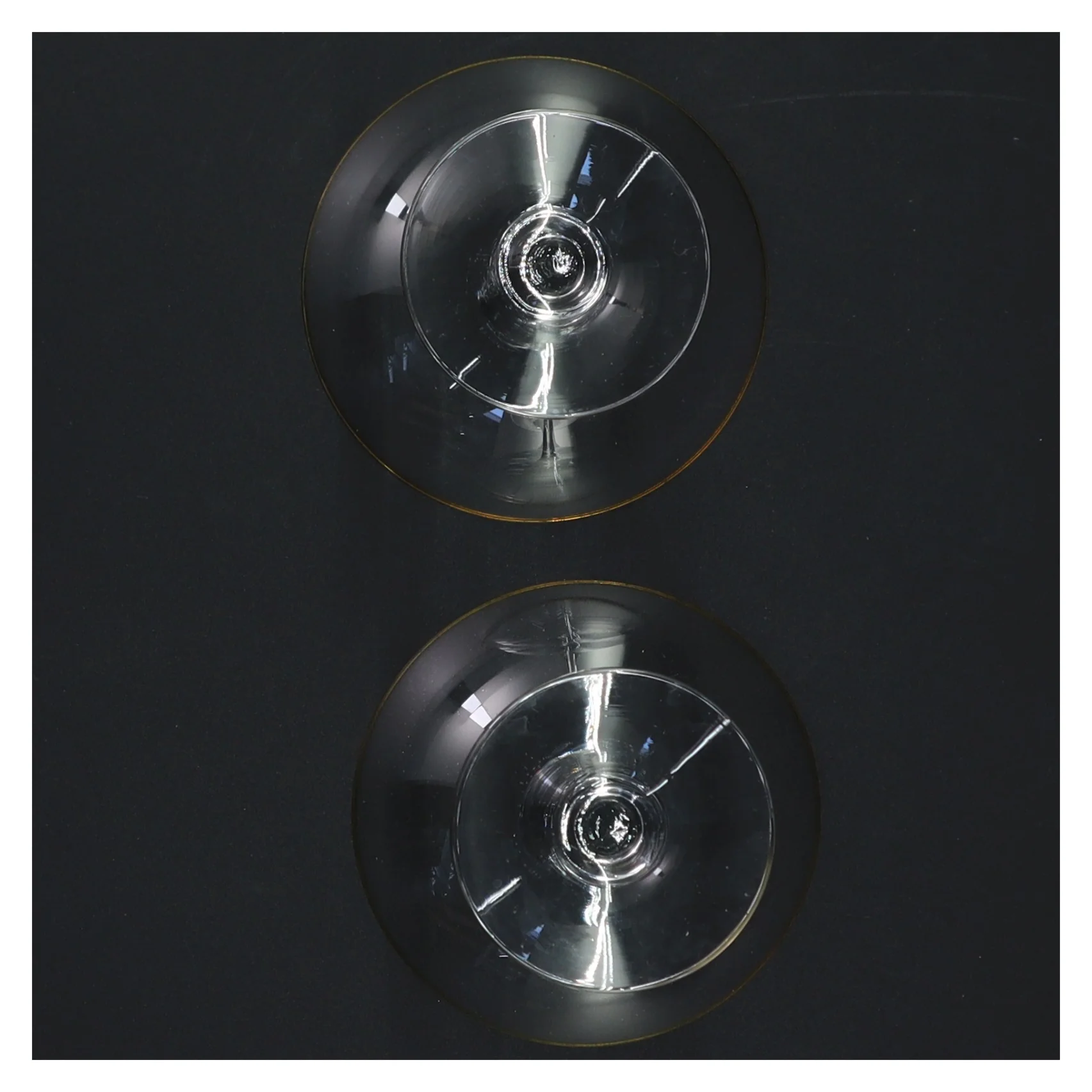 Coupe glas med guldkant (str. H. 9 cm ø. 8,5 cm)