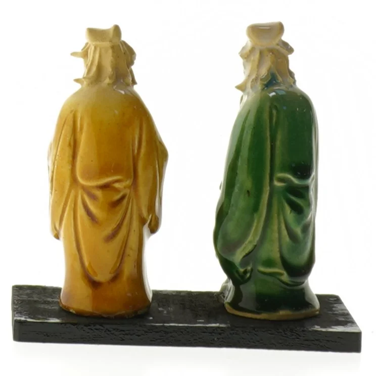 Keramiske figurer af to vise mænd (str. 9 cm)